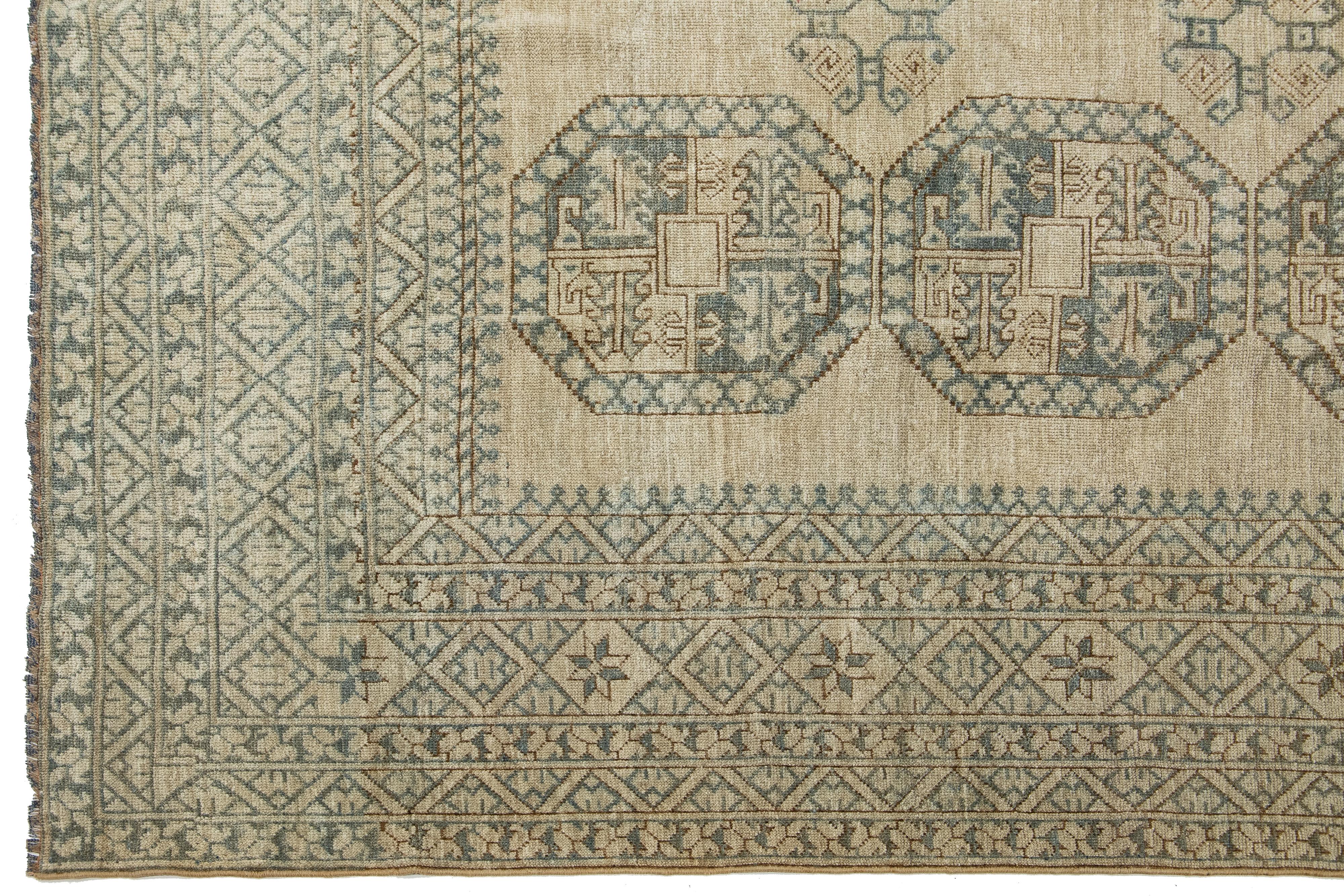 9 x 10 Beige Antiker handgefertigter Turkmen-Wollteppich mit geometrischem Muster (Wolle) im Angebot