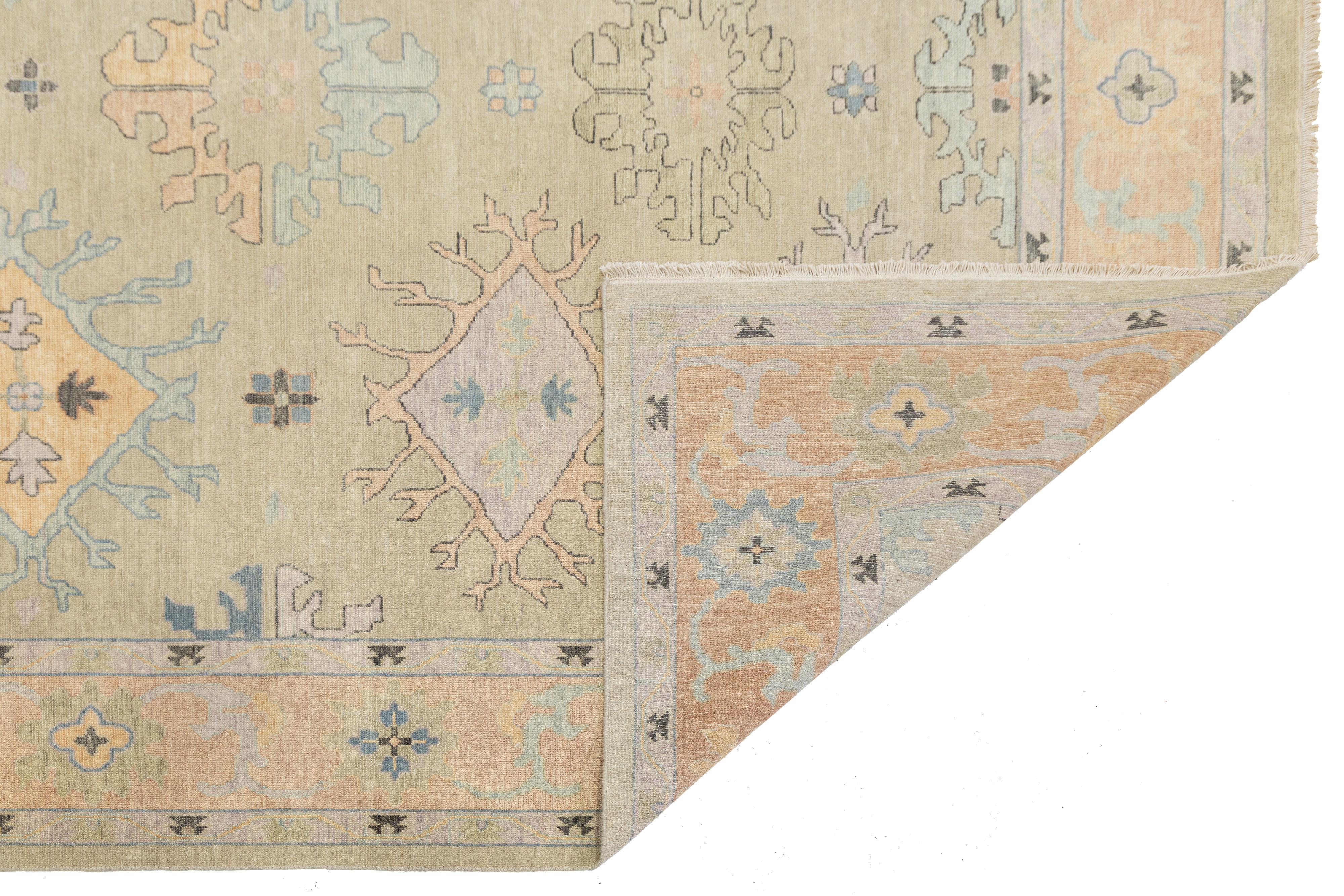 Indiano 9 x 12 Tappeto di lana beige in stile Oushak floreale contemporaneo con disegno a trifoglio in vendita