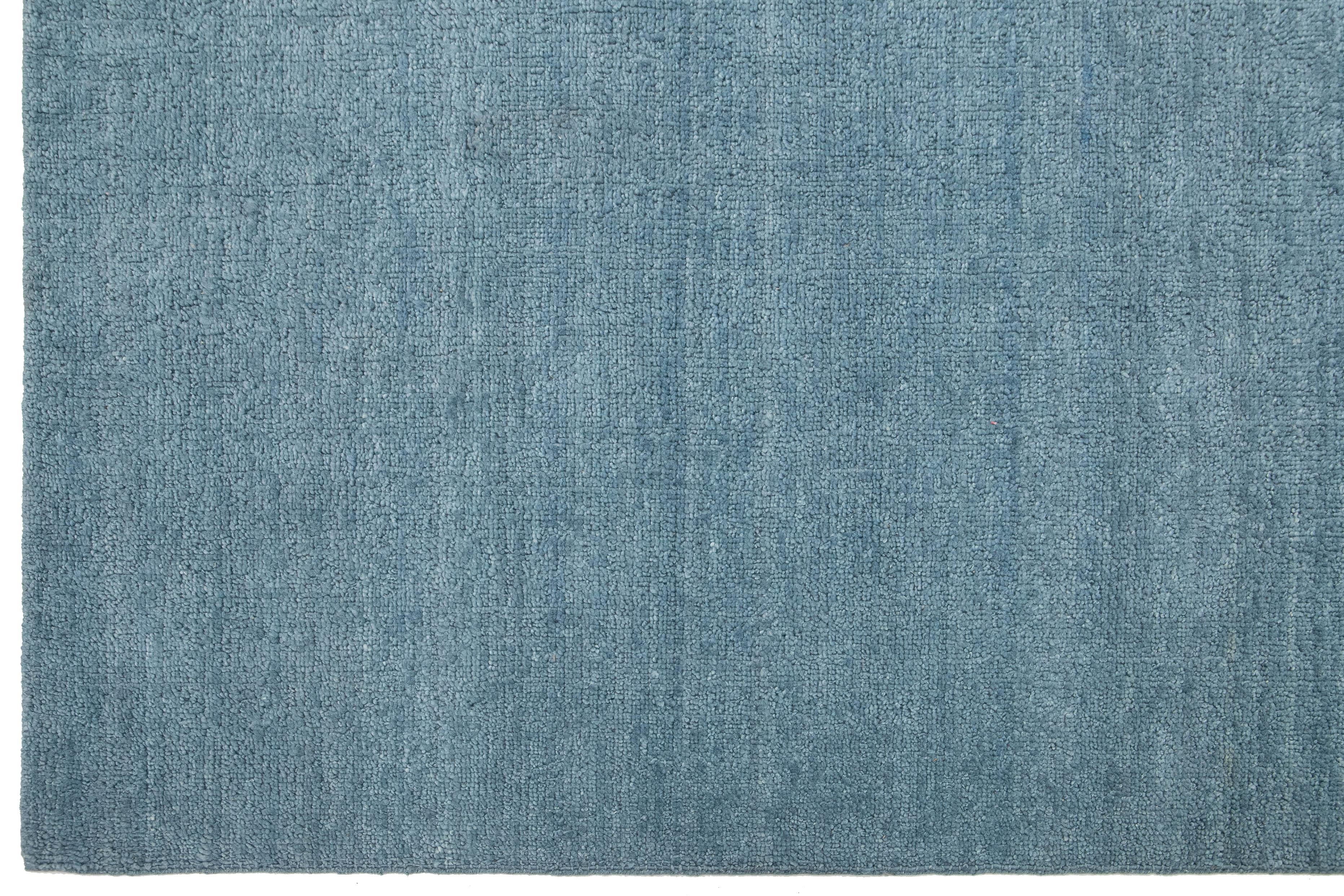 9 x 12 Alfombra contemporánea de lana azul hecha a mano en la India en Nuevo estado para la venta en Norwalk, CT