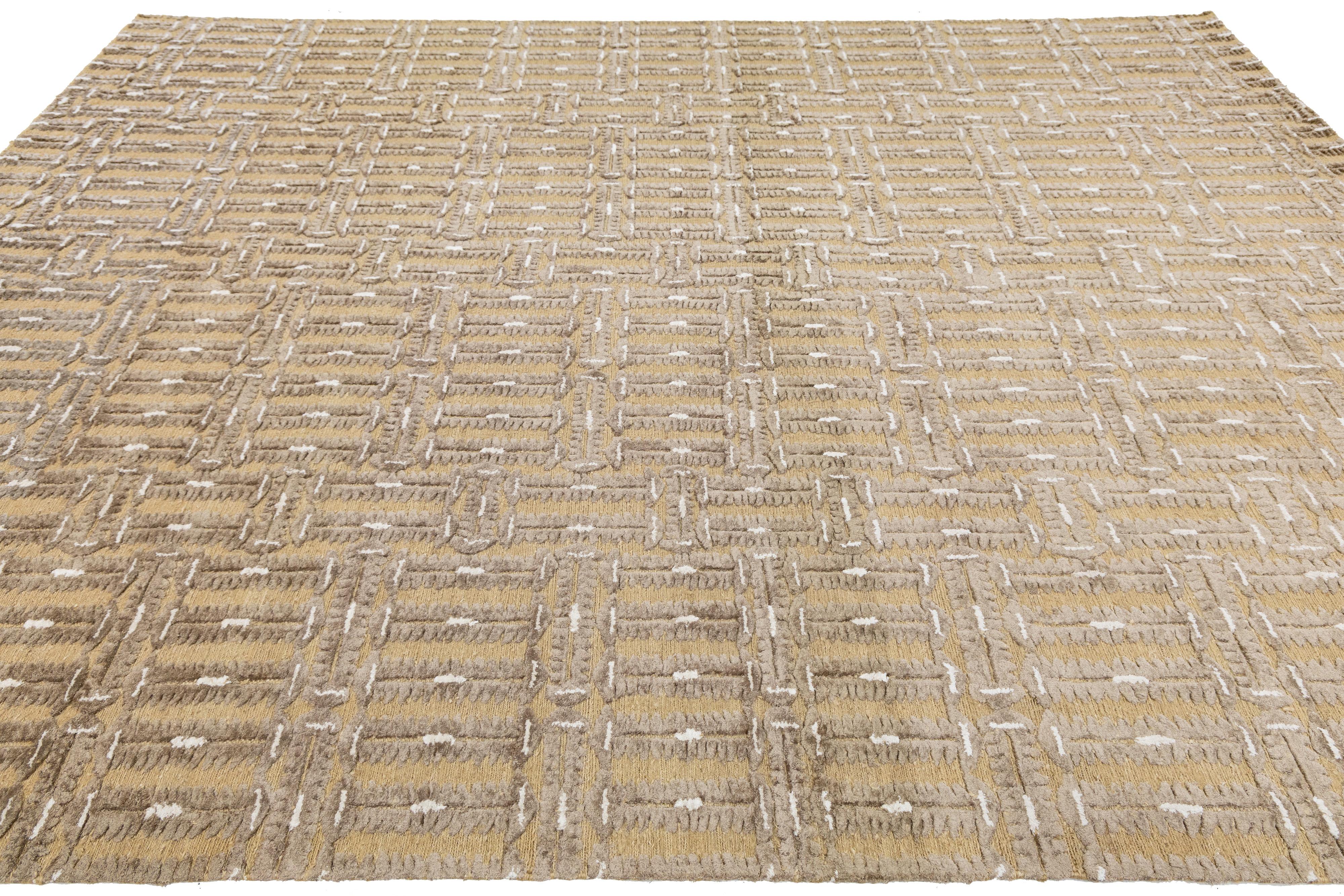 9 x 12 Contemporary Soumak Tan Wool And Jute Rug Handmade Geometric In New Condition For Sale In Norwalk, CT