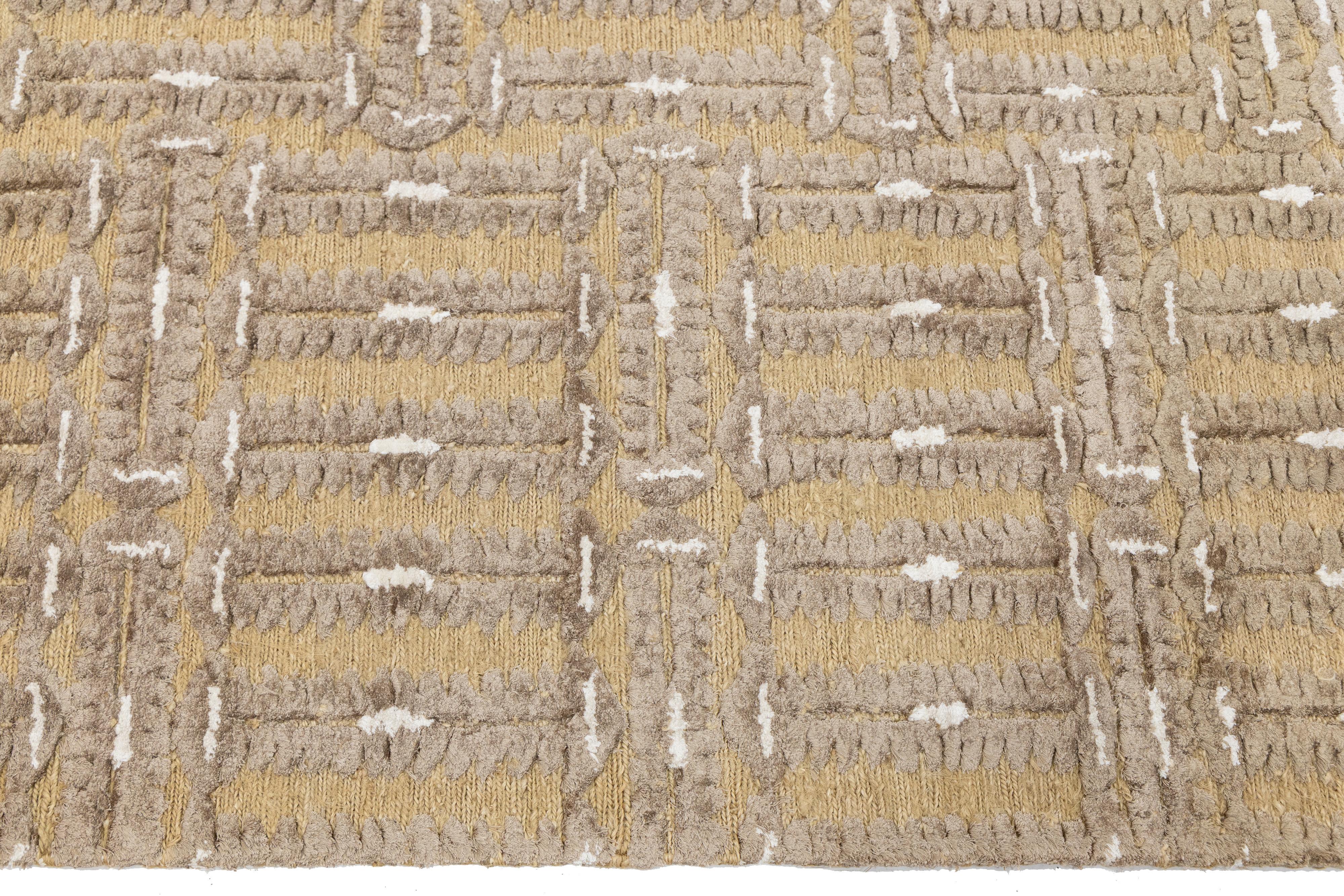 9 x 12 Contemporary Soumak Tan Wool And Jute Rug Handmade Geometric For Sale 1