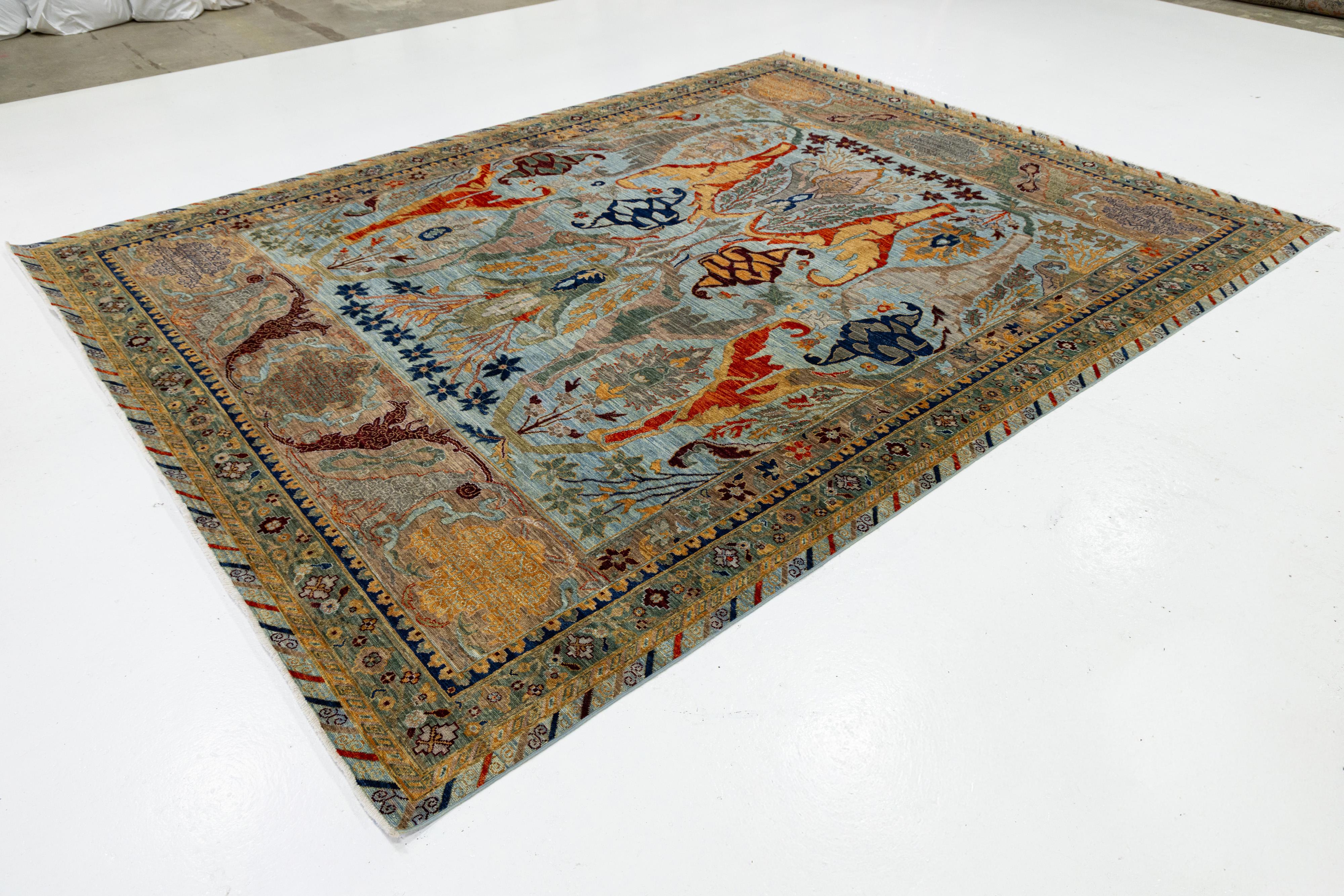Pakistanais 9 x 12 Tapis moderne en laine de style Bidjar noué à la main en bleu avec des motifs mythiques en vente