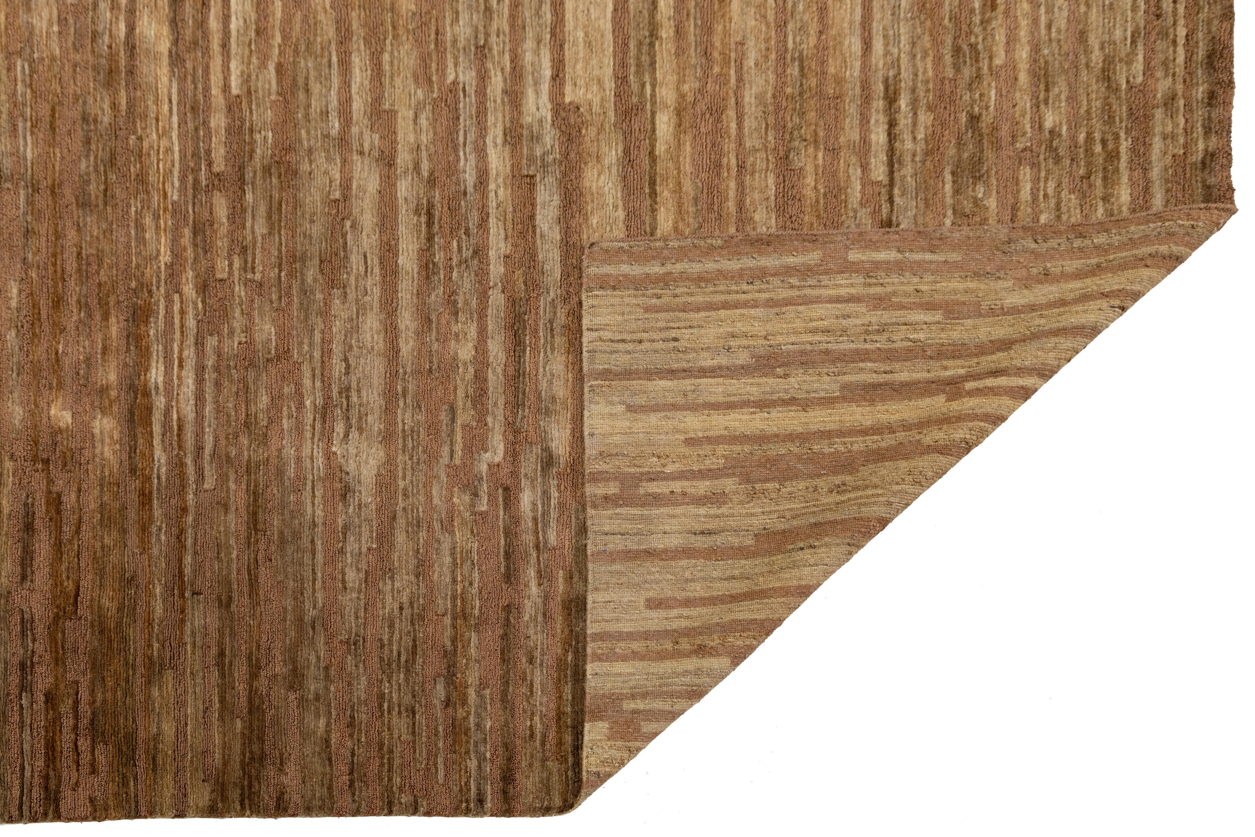 9 x 12 Modern Brown Wool and Jute Rug With Abstract Design (Handgefertigt) im Angebot