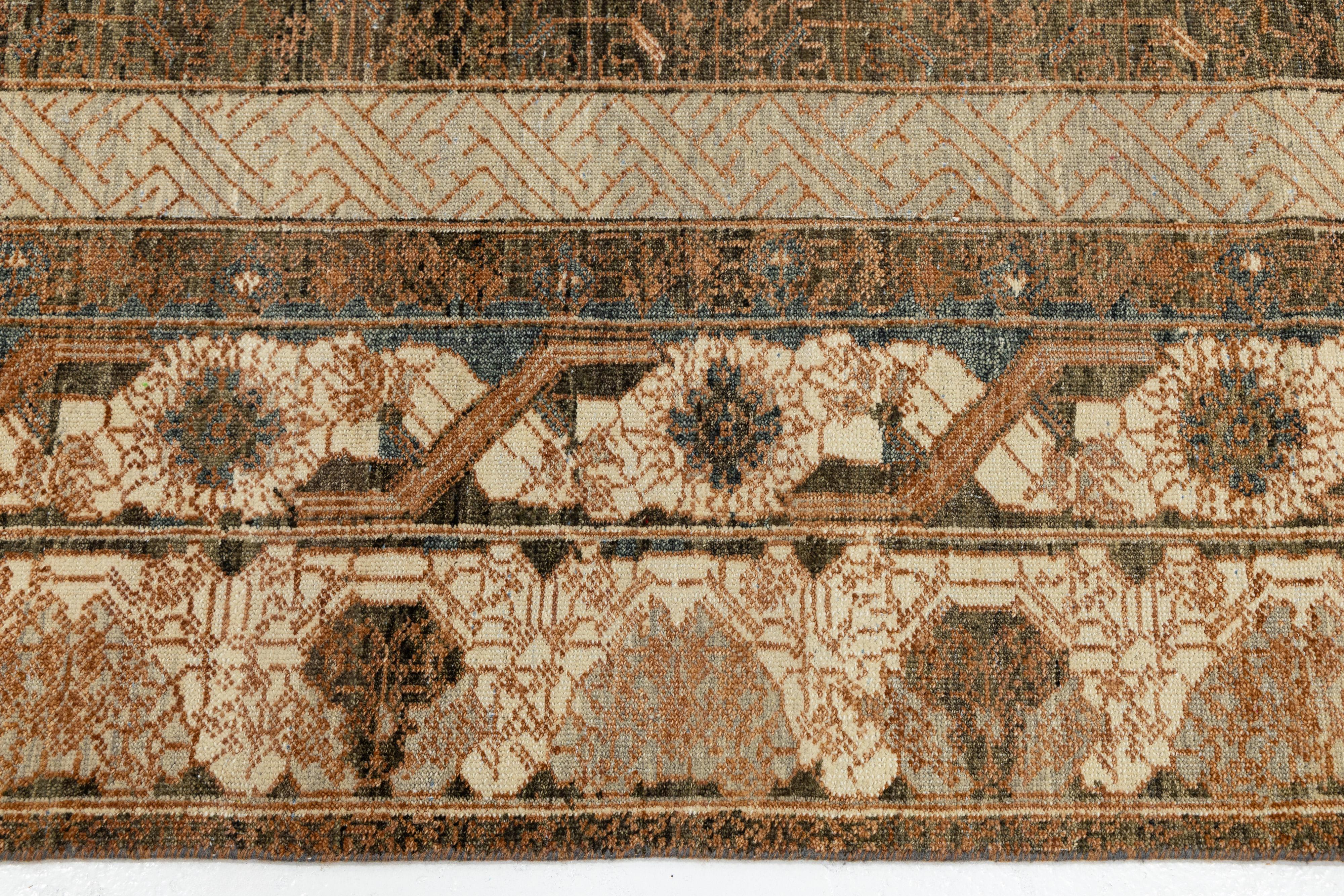 Noué à la main 9 x 12 Tapis moderne en laine de style Khotan fait à la main en marron avec motif Allover en vente