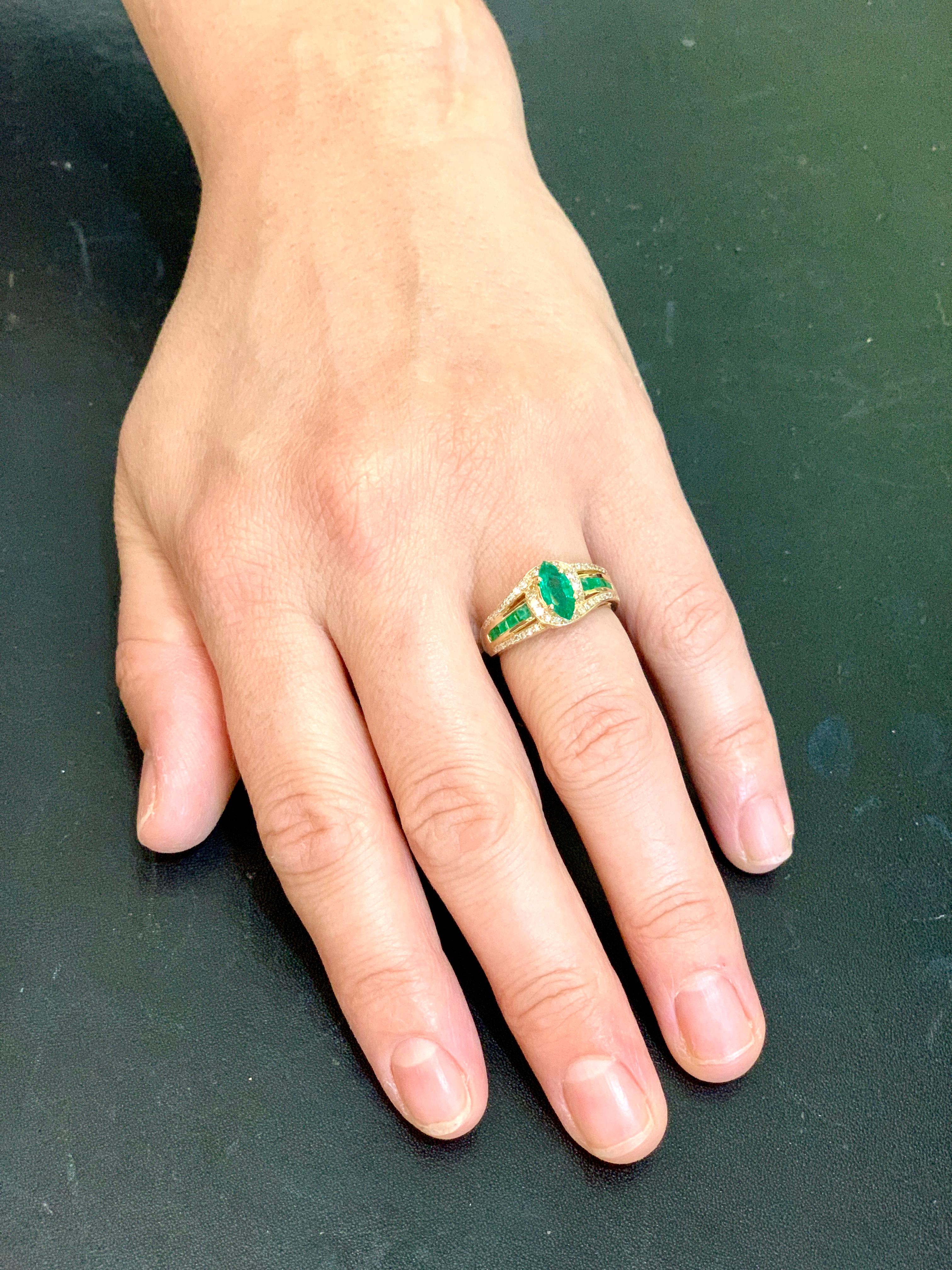 Taglio marquise Anello con smeraldo e diamante taglio marquise in oro giallo 14 carati
