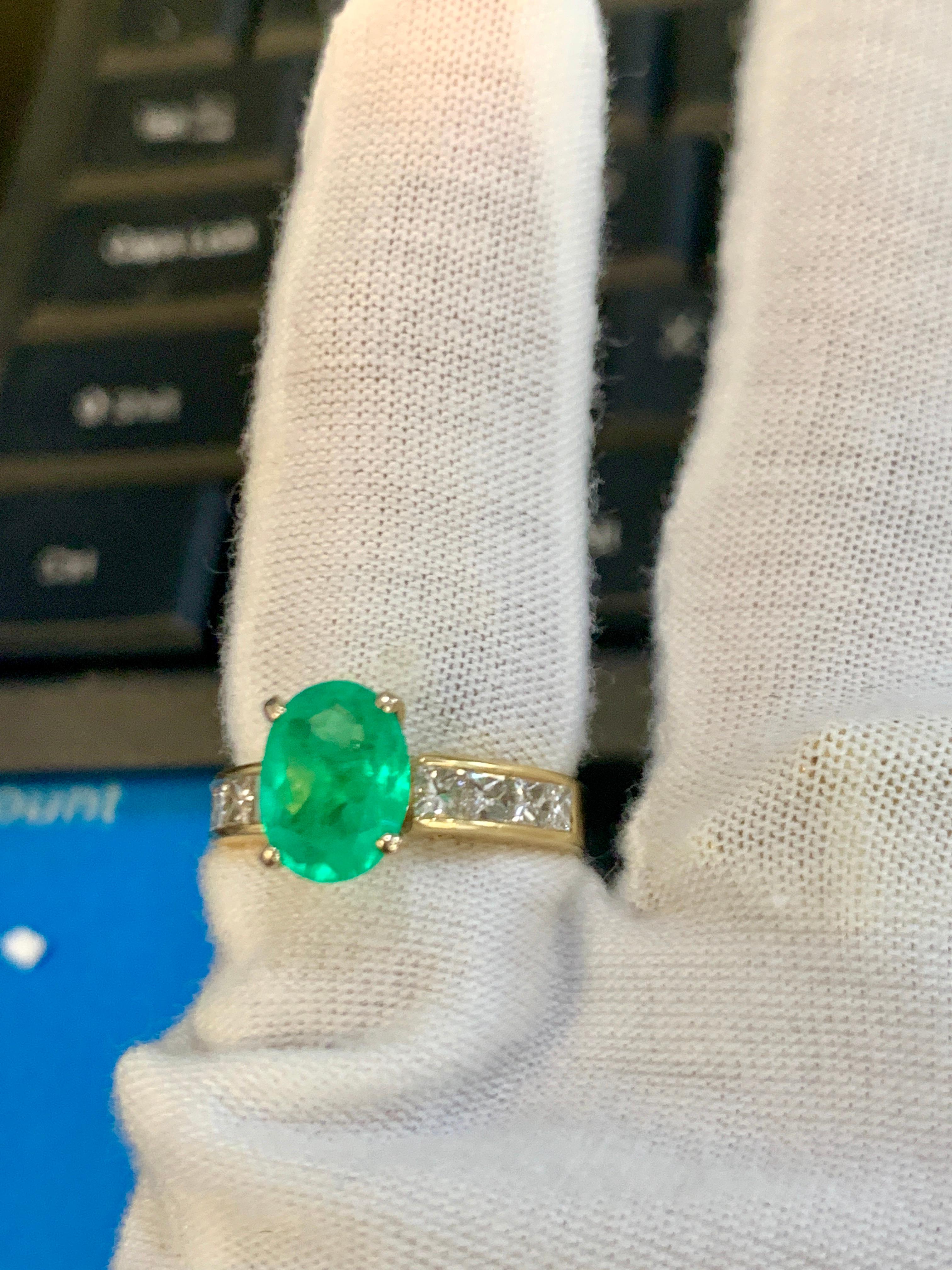 Oval Emerald and Diamond Ring 14 Karat Yellow Gold For Sale 4