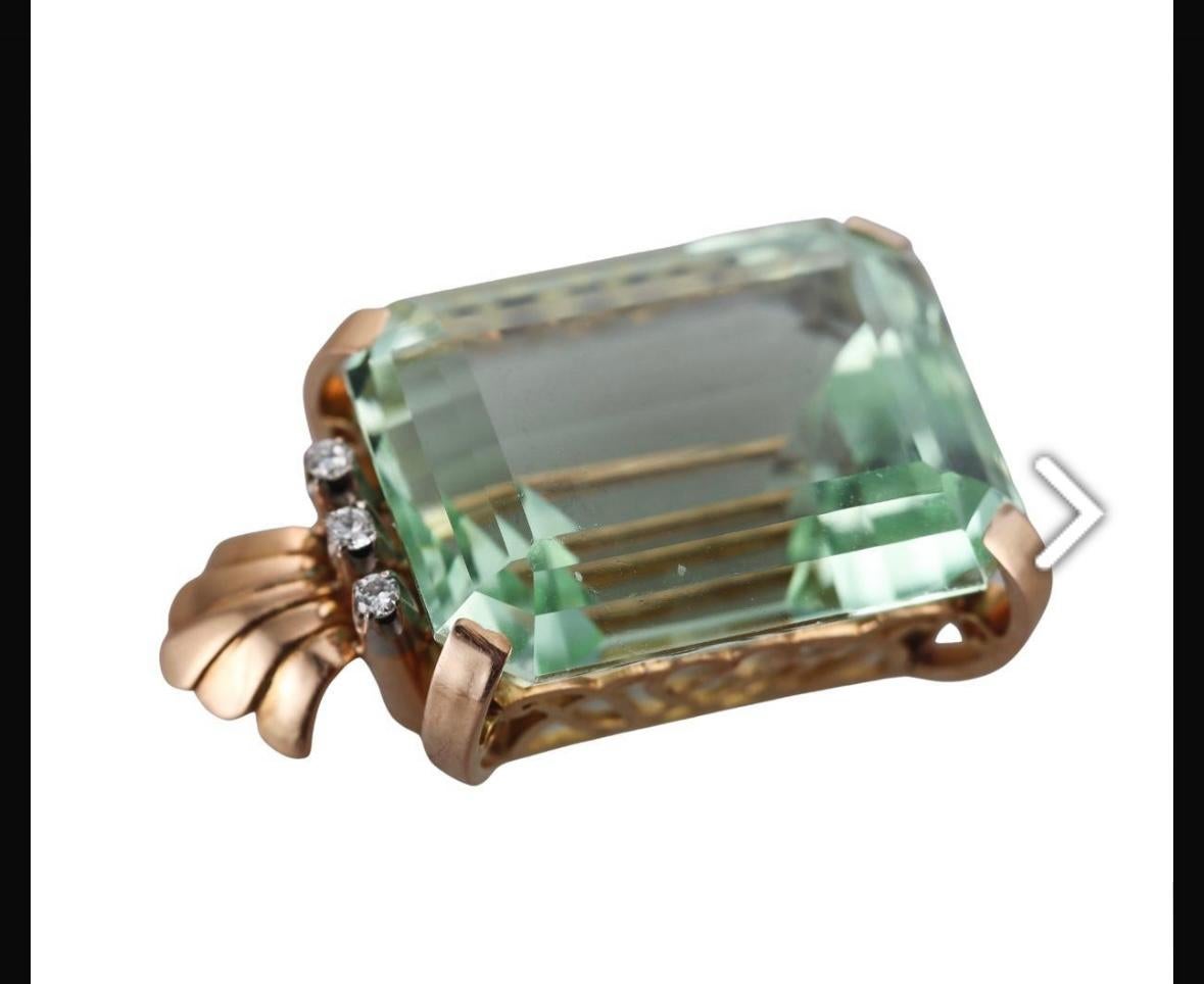Collier pendentif rétro ancien en or 18 carats avec aigue-marine de 90 carats et diamants Excellent état - En vente à New York, NY