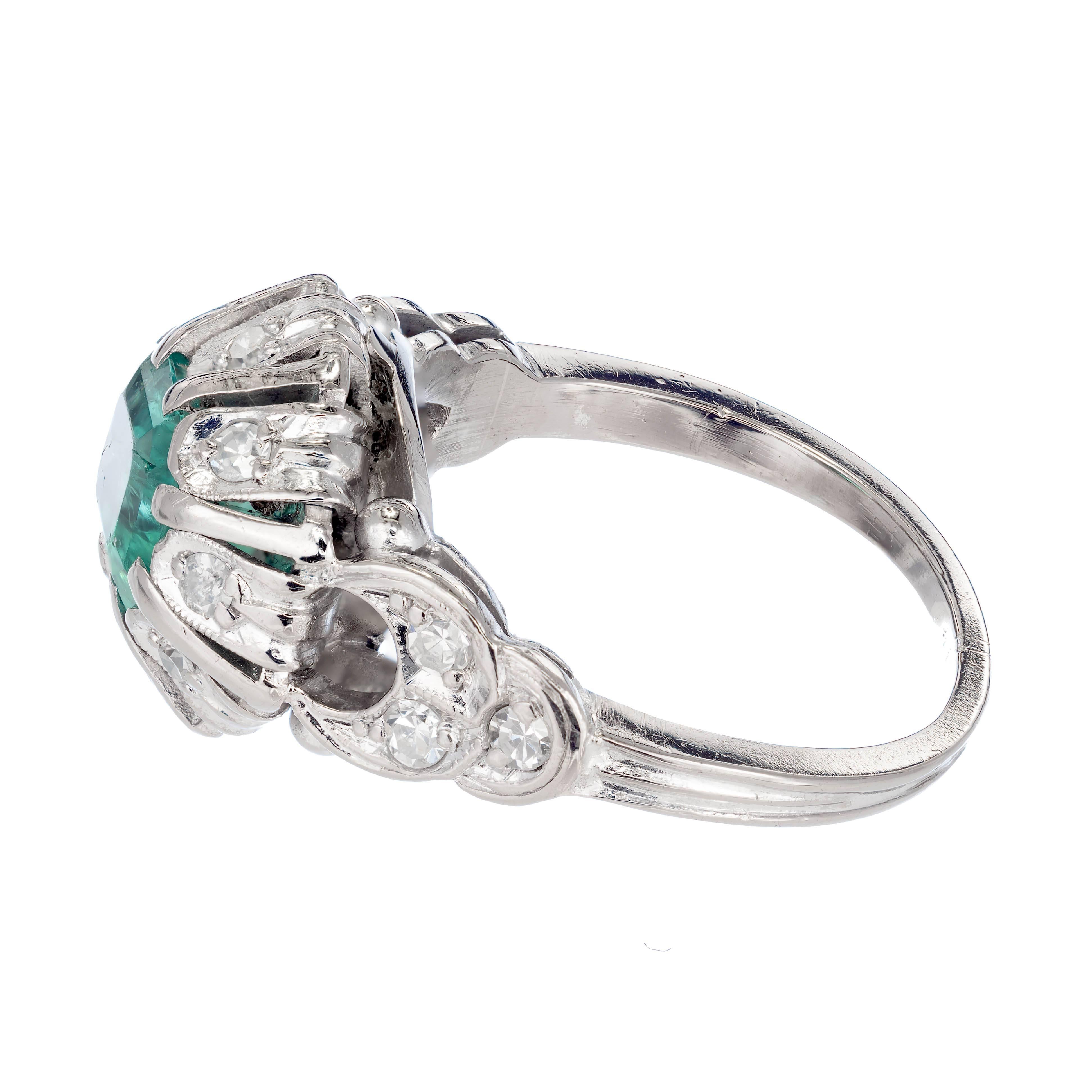 0,90 Karat Hellgrüner Smaragd Diamant Platin viktorianischer Verlobungsring (Ovalschliff) im Angebot