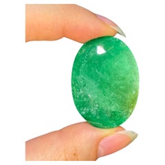 90 Carat Colombia Emerald Massive Piece Loose Gemstone Head Turner