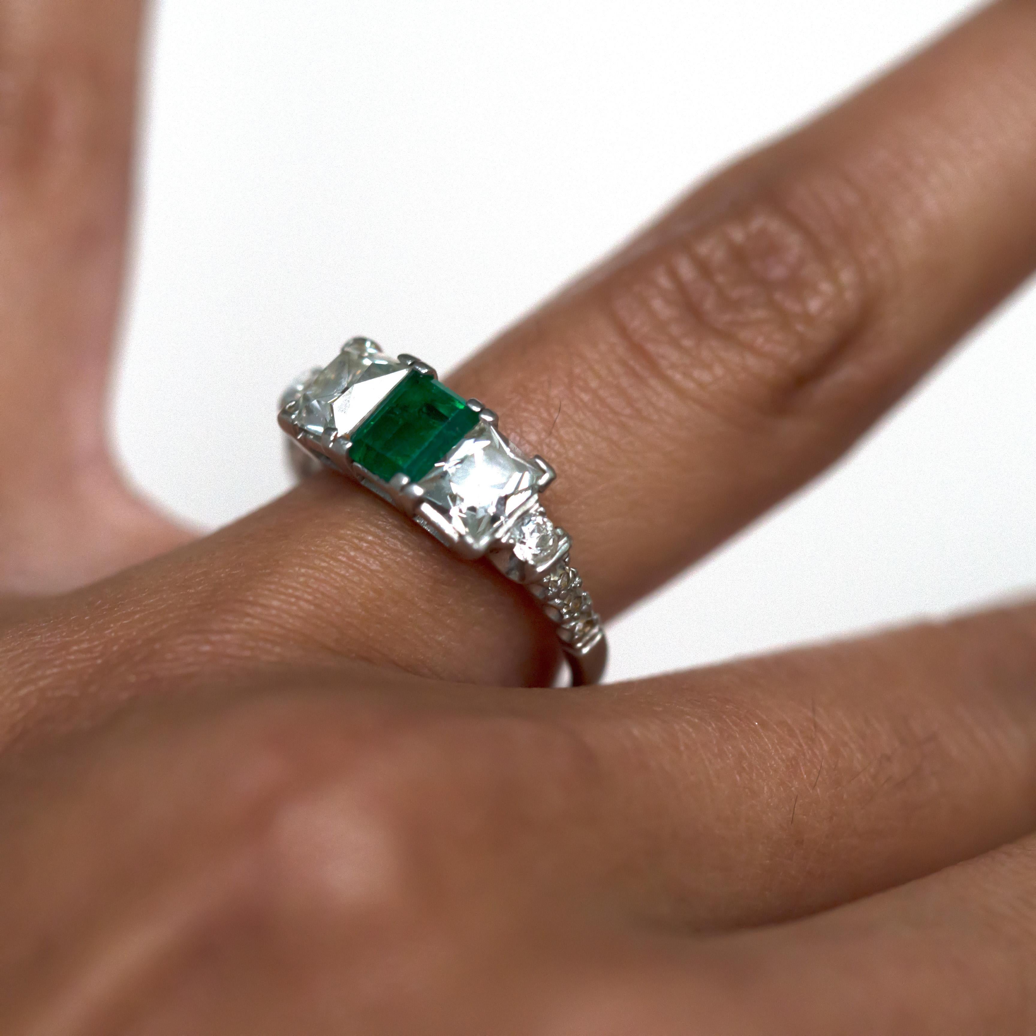 .90 Carat Emerald Platinum Engagement Ring For Sale 2