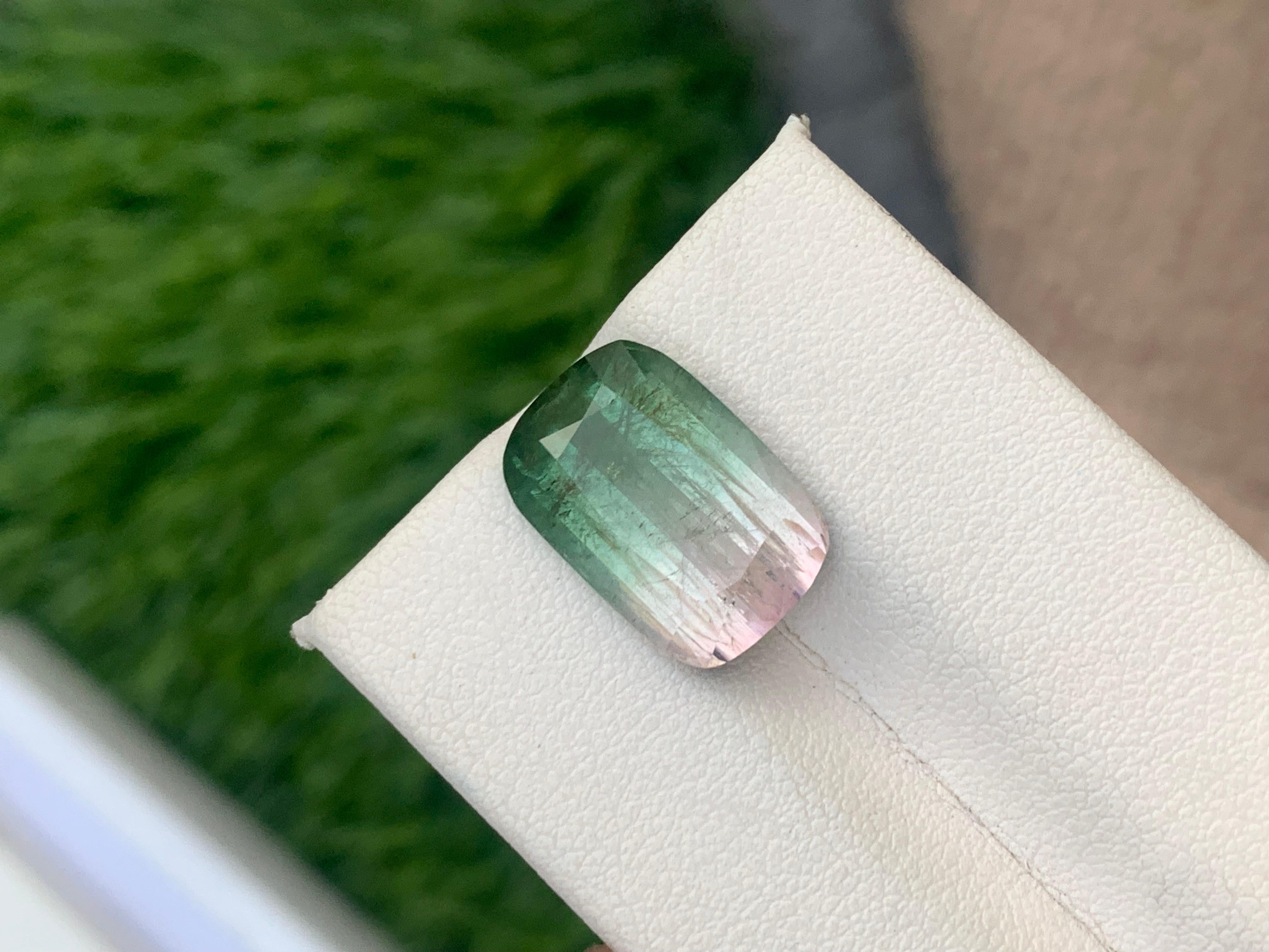 9.0 Carat Natural Loose Watermelon Tourmaline Cushion Cut with Rutille Inclusion In New Condition For Sale In Peshawar, PK