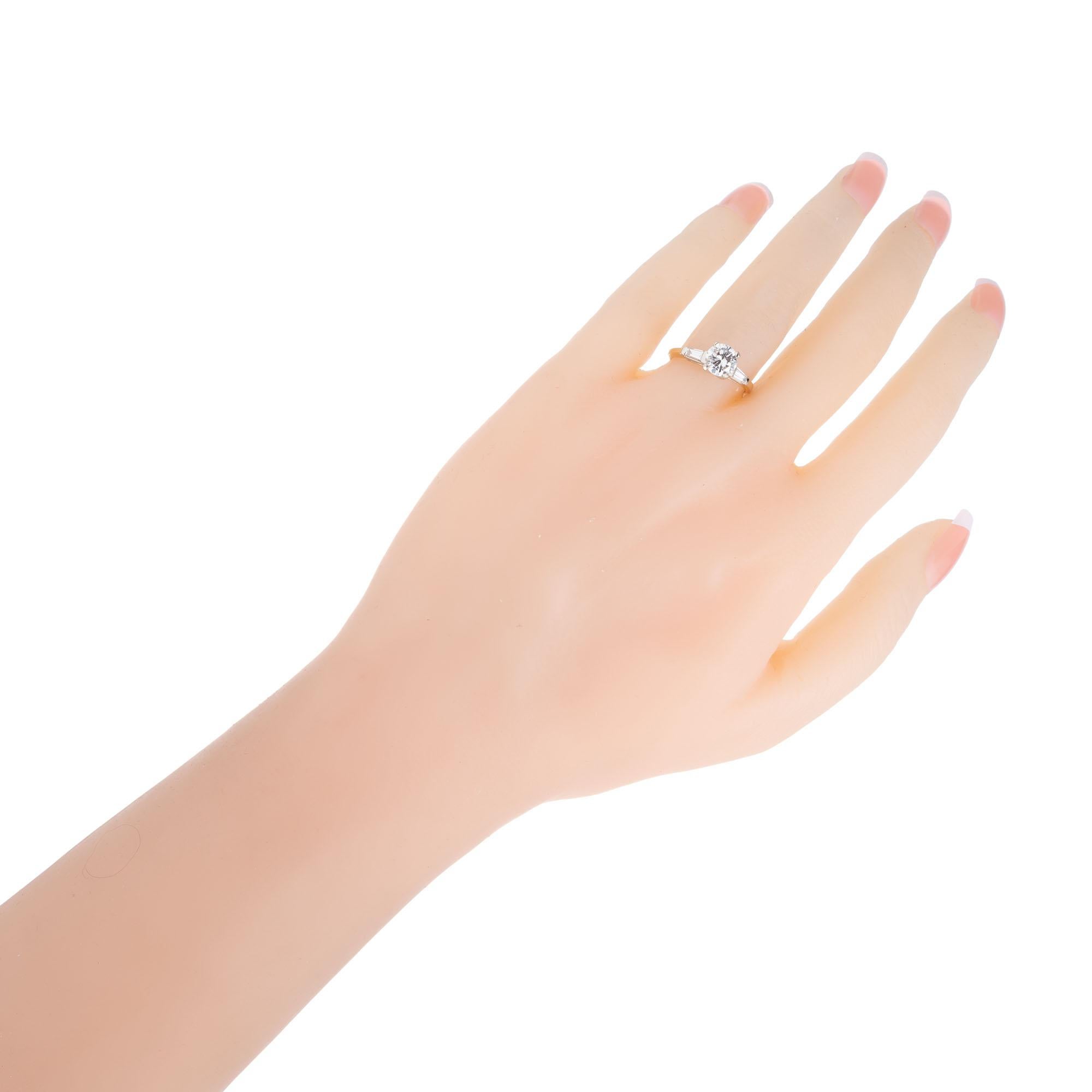 90 Karat runder Diamant-Dreistein-Verlobungsring aus Gelbgold Damen im Angebot