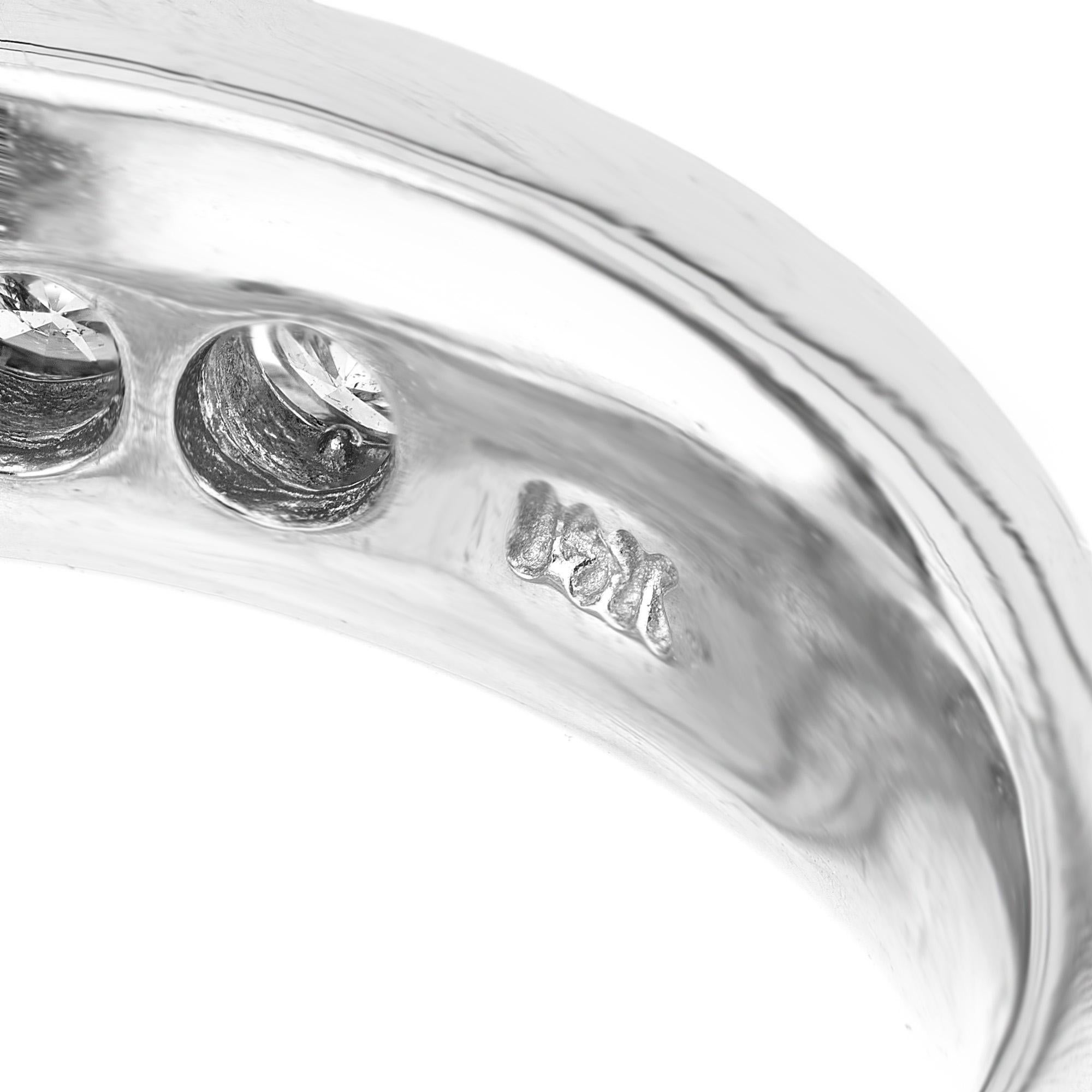 .90 Carat Round Diamond White Gold Men's Band Ring en vente 1