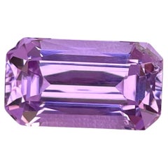 9.0 carats Purple Loose Kunzite Stone Emerald Cut Natural Naigarian Gemstone (pierre de taille émeraude naturelle)