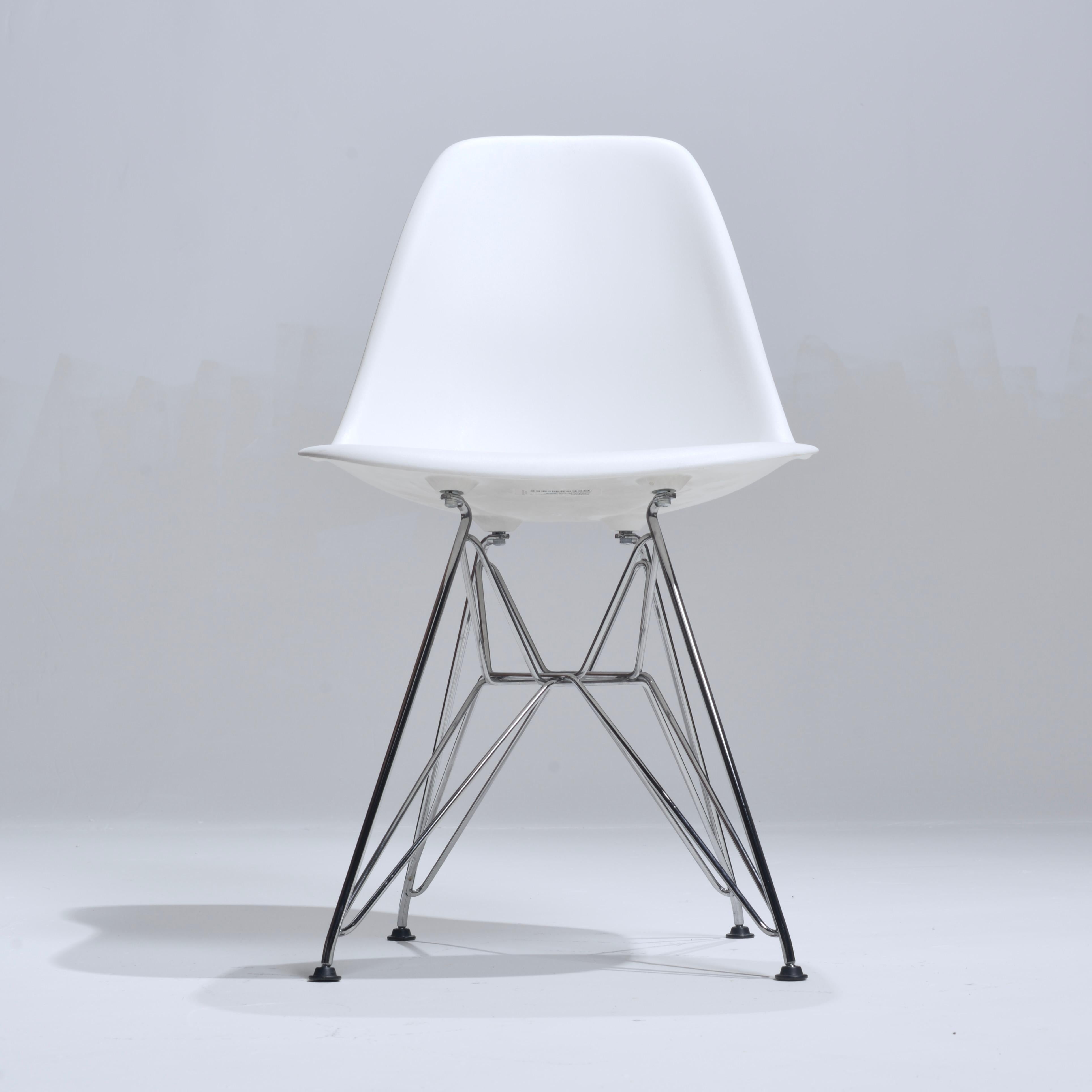 70 Stühle von Charles und Ray Eames für Herman Miller (21. Jahrhundert und zeitgenössisch) im Angebot