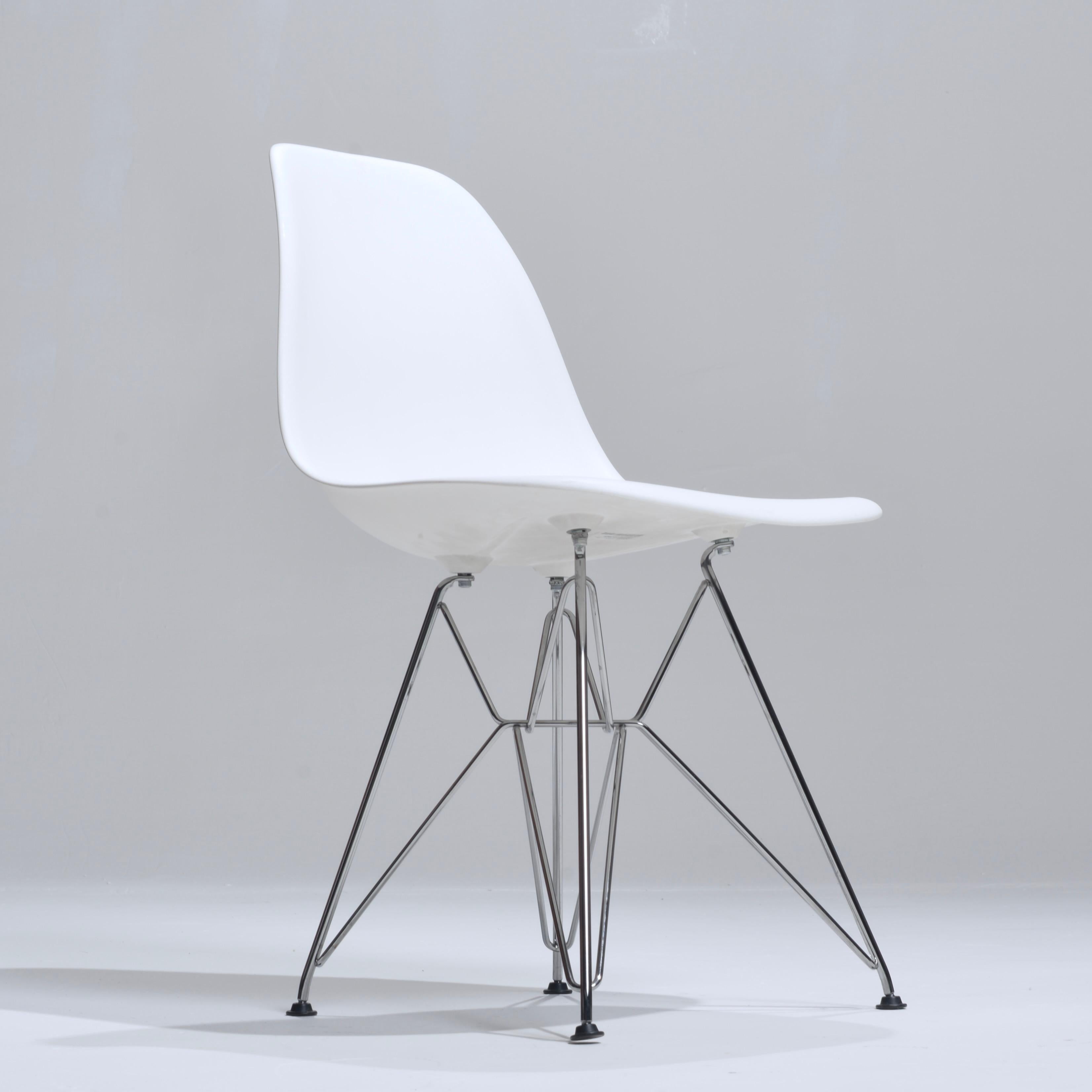 70 Stühle von Charles und Ray Eames für Herman Miller (Metall) im Angebot