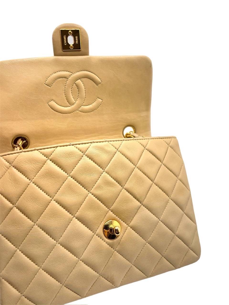 90' Chanel Flap 20 Vintage Beige Vintage Borsa a Tracolla For Sale 8
