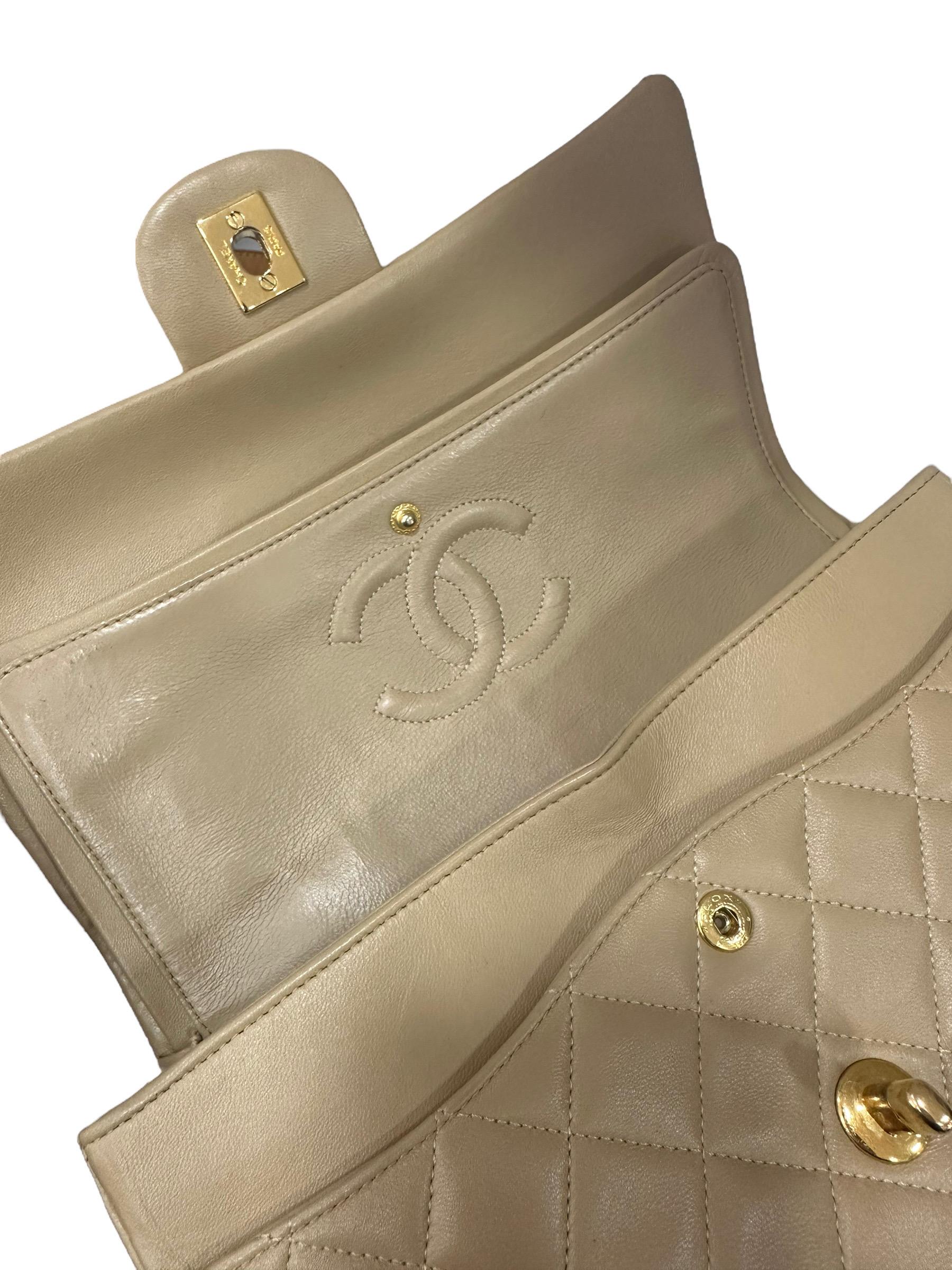 ‘90 Chanel Flap Vintage Beige Leather Shoulder Bag For Sale 9