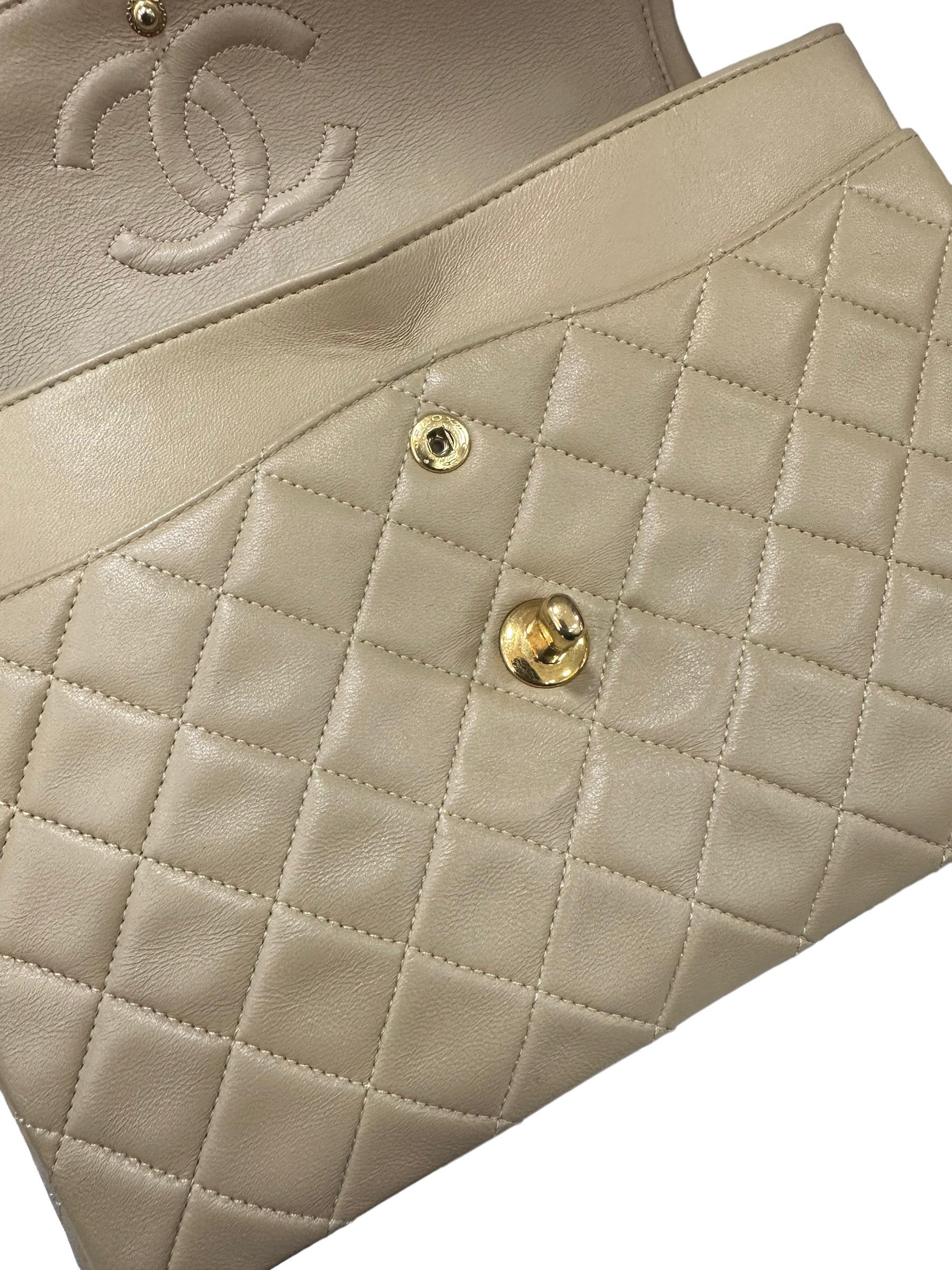 ‘90 Chanel Flap Vintage Beige Leather Shoulder Bag For Sale 12