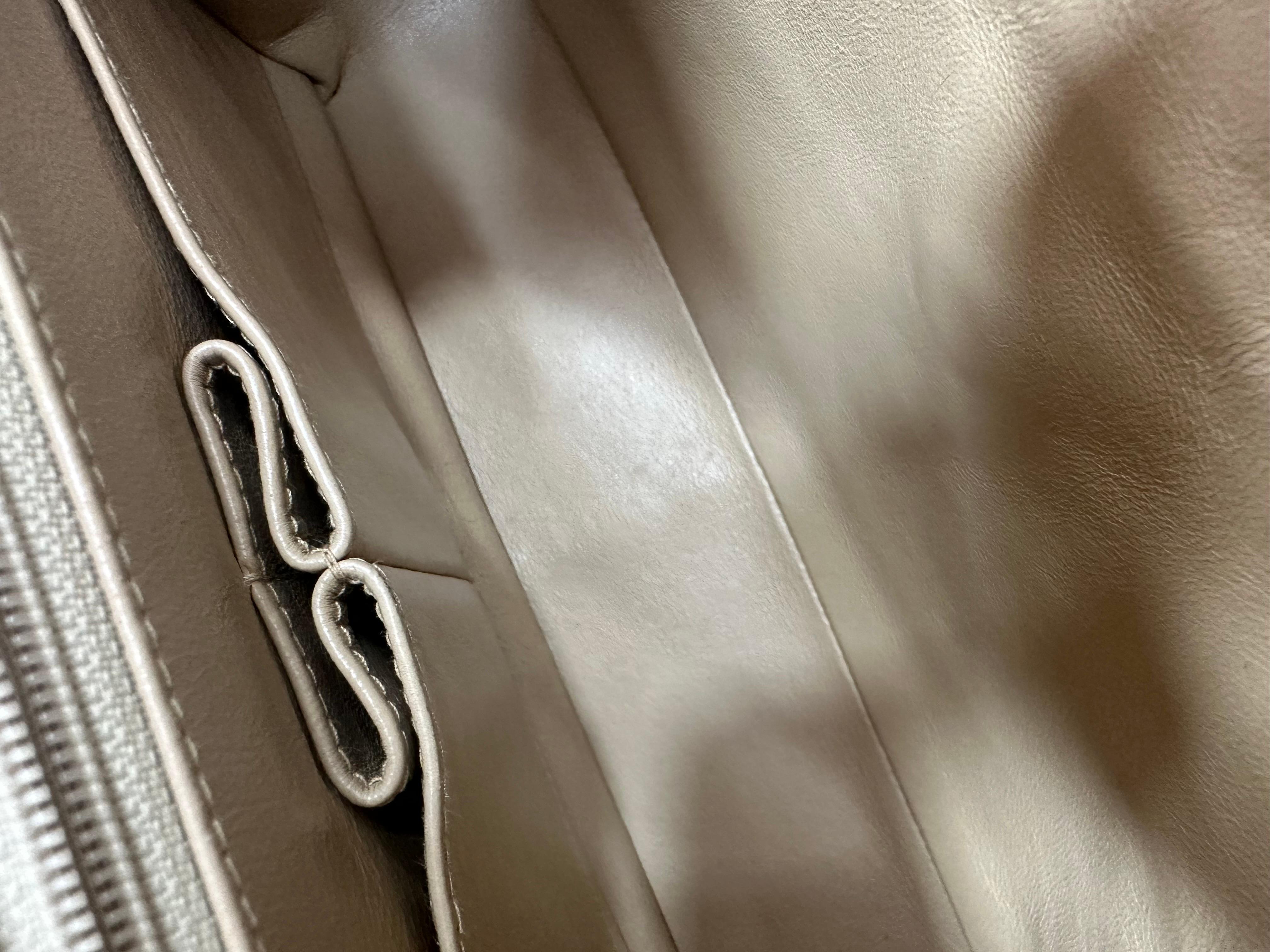 ‘90 Chanel Flap Vintage Beige Leather Shoulder Bag For Sale 13