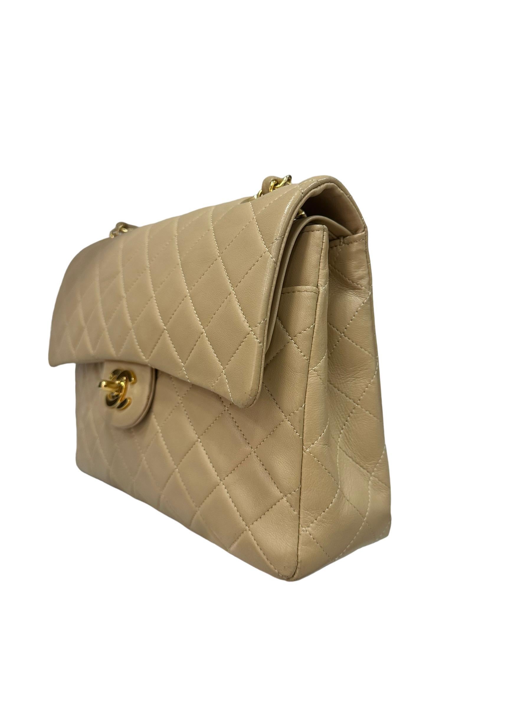 Women's ‘90 Chanel Flap Vintage Beige Leather Shoulder Bag For Sale