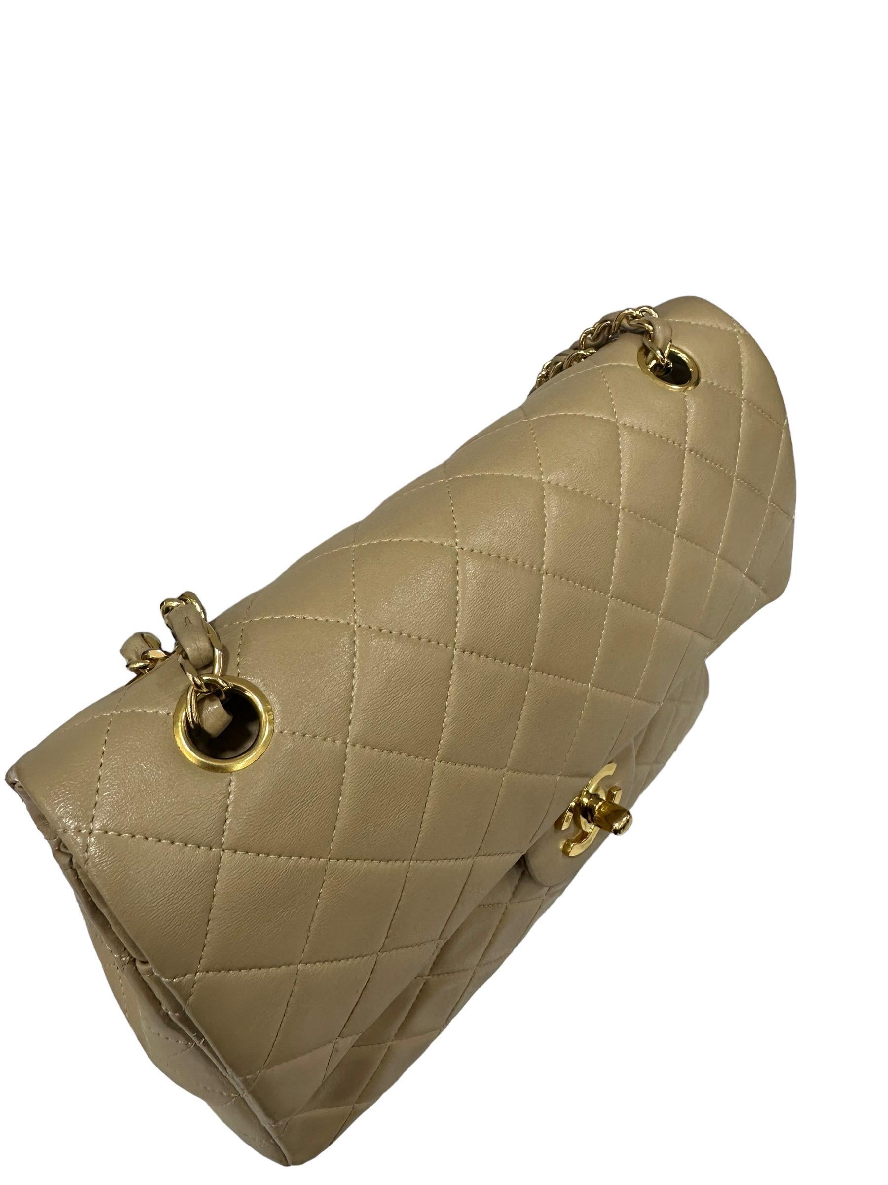 ‘90 Chanel Flap Vintage Beige Leather Shoulder Bag For Sale 5