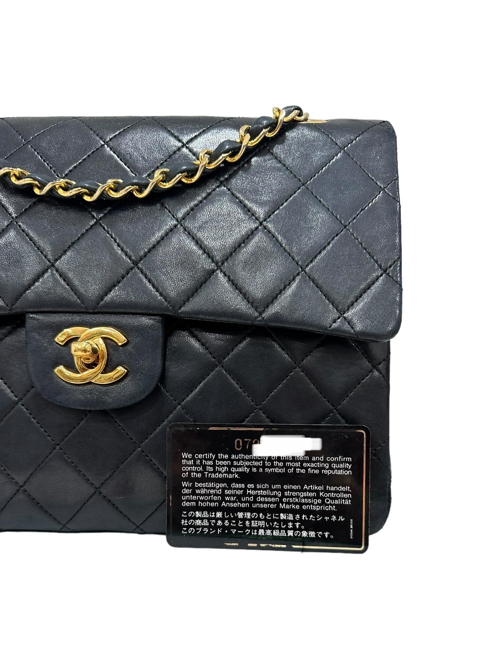 90’ Chanel Timeless 2.55 Vertical Borsa a Tracolla Nera  For Sale 10