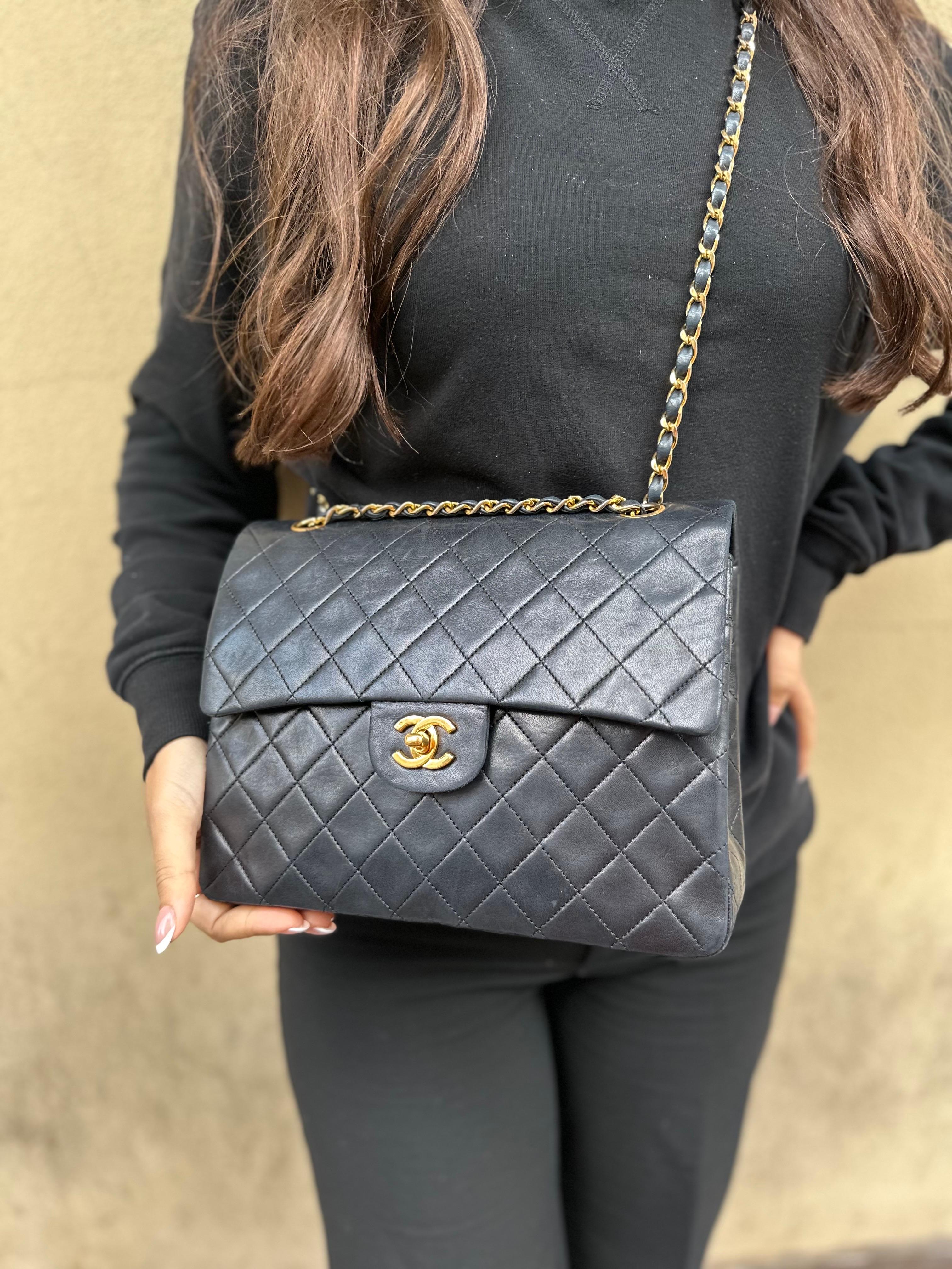 90’ Chanel Timeless 2.55 Vertical Borsa a Tracolla Nera  For Sale 16