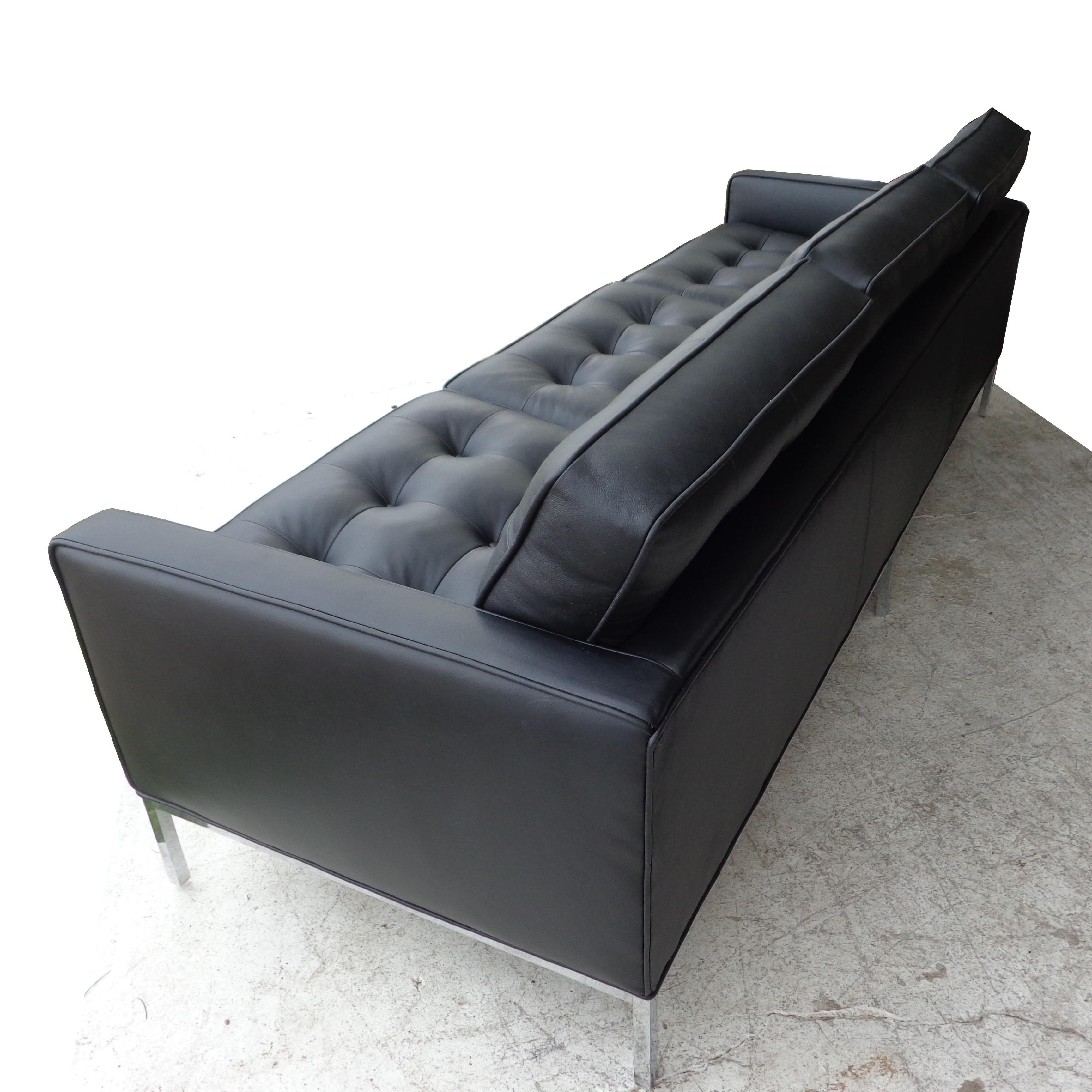 Florence Knoll Black Leather Sofa For Sale 3
