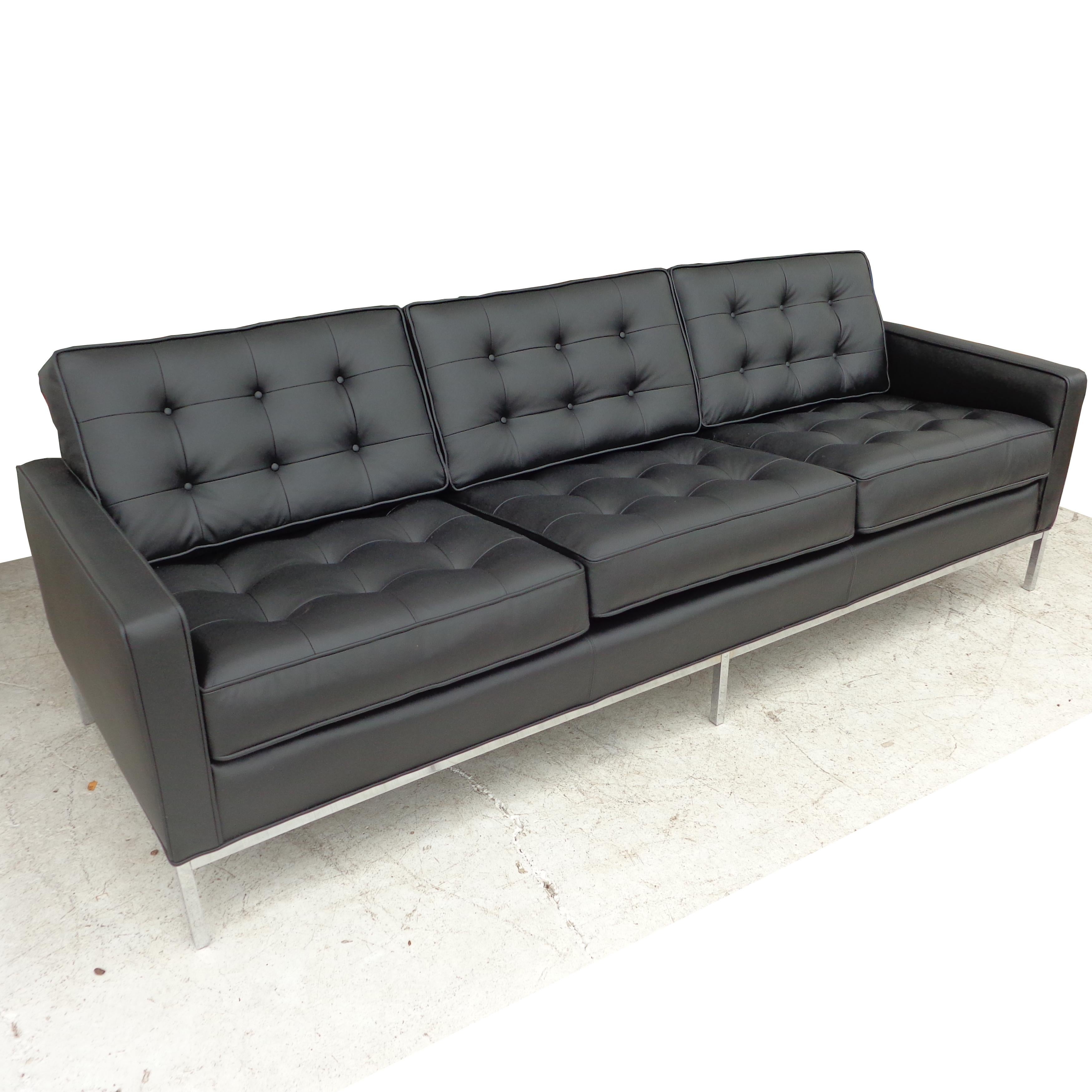 Mid-Century Modern Florence Knoll Black Leather Sofa For Sale