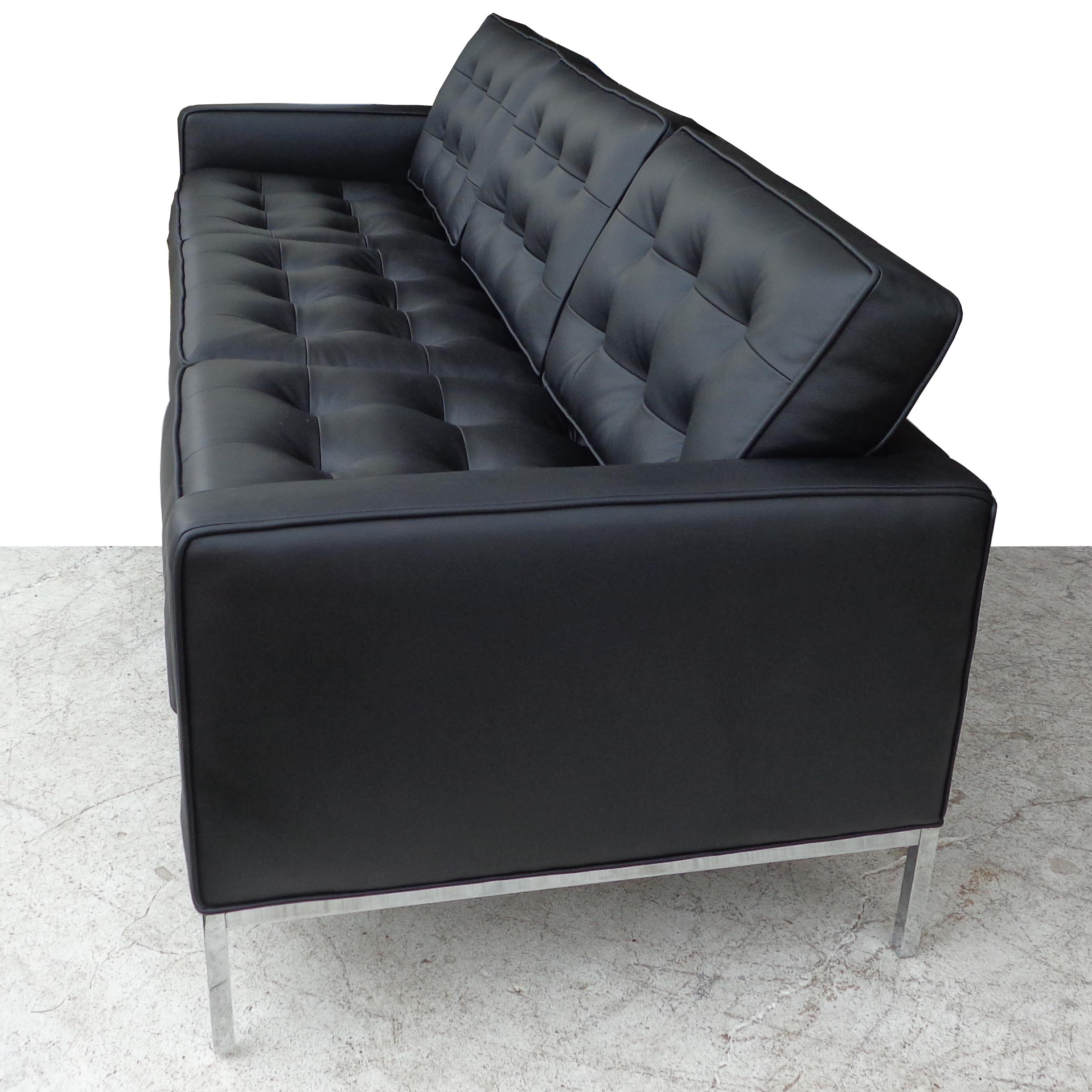 Florence Knoll Black Leather Sofa For Sale 2