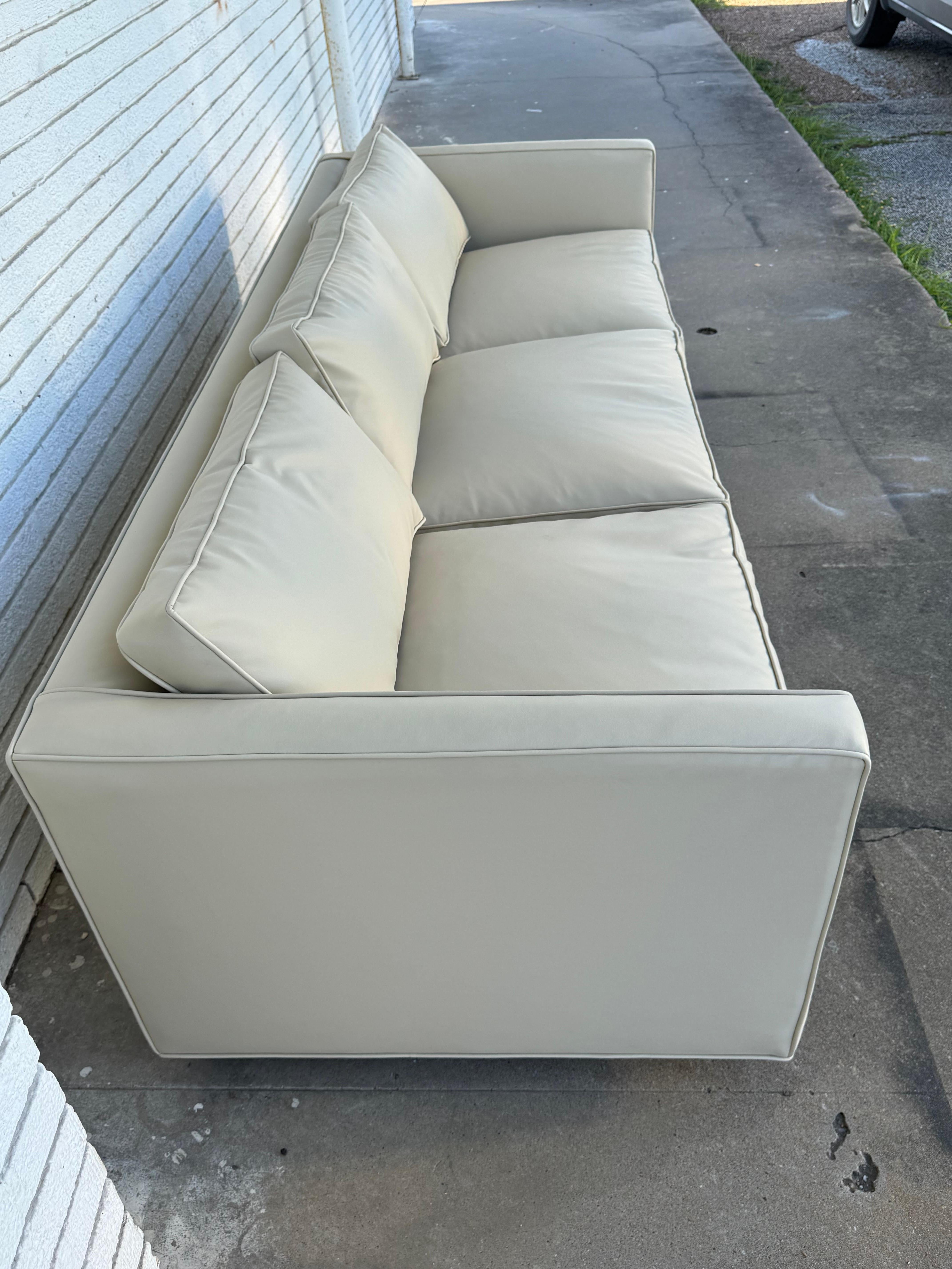 American New Reupholstered Dunbar 3 Seat Tuxedo Sofa in Ultra Fabric 90' For Sale