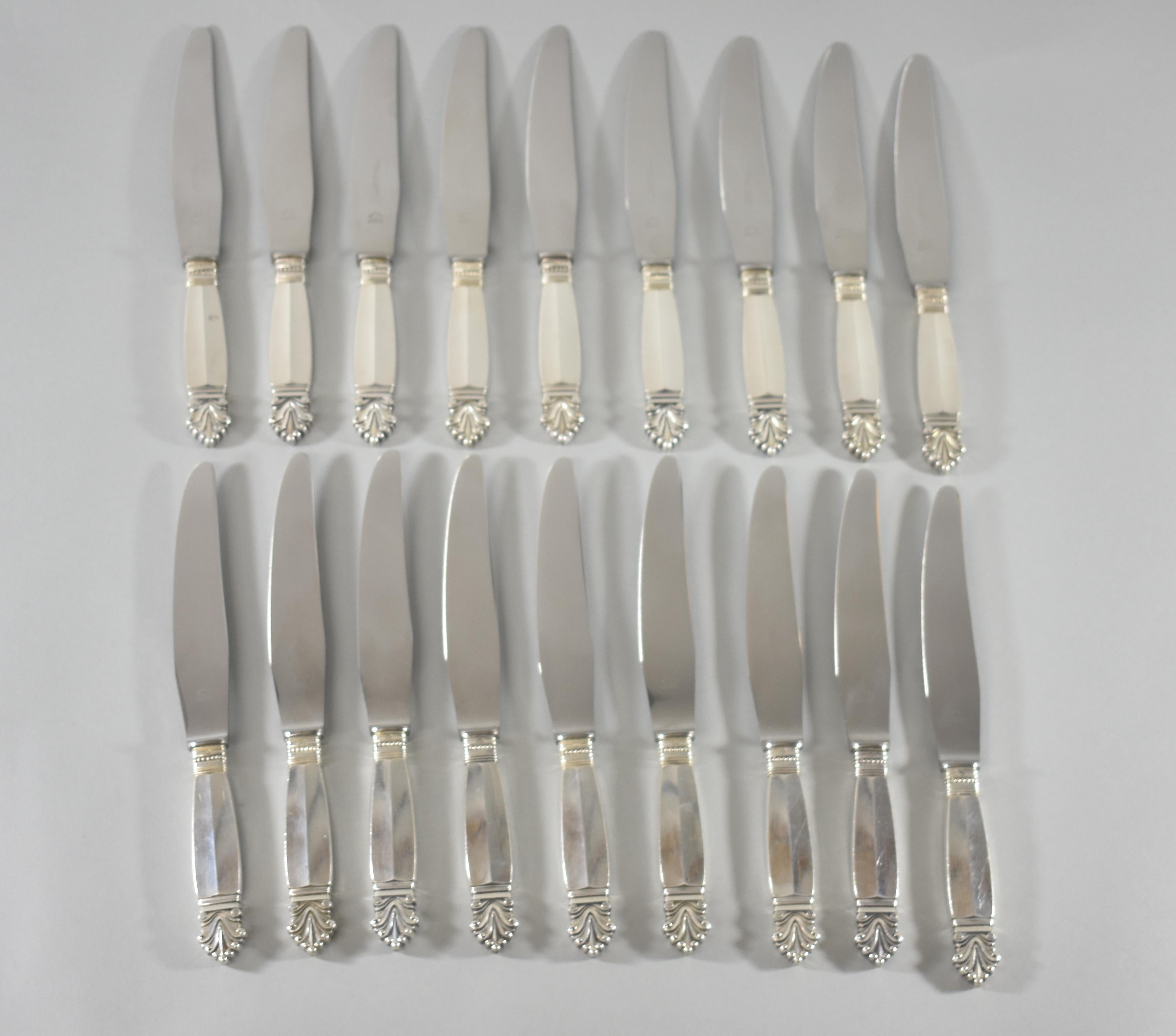 107 Piece Sterling Silver Flatware by Georg Jensen Denmark, Acanthus Pattern In Good Condition For Sale In Toledo, OH