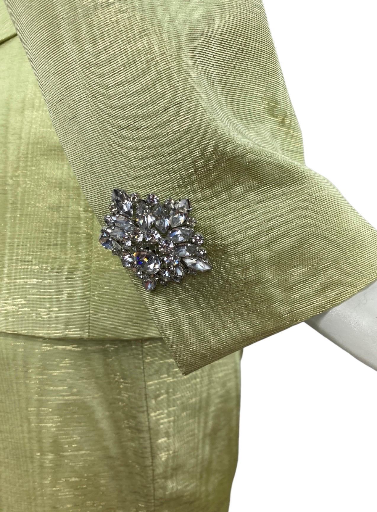 90-er Vintage Escada Couture Kristall verzierter Moire-Rock Anzug, neu mit Etikett im Angebot 2