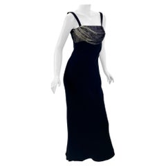 90-s Vintage Gianni Versace Couture Robe noire avec ornements