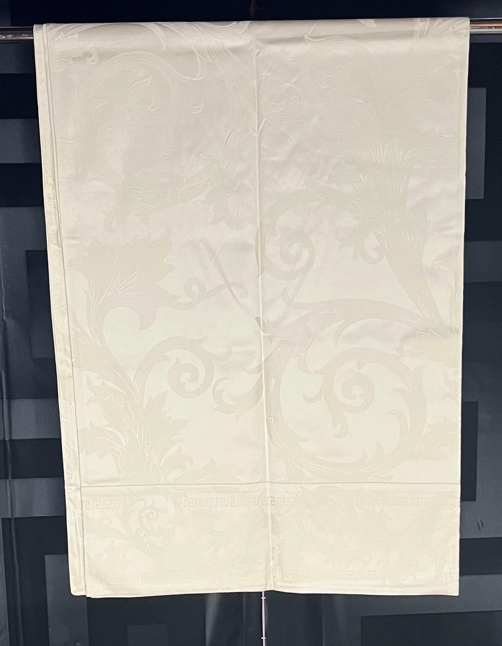 VERSACE

Vintage Tablecloth from Home Collection 

Size 110