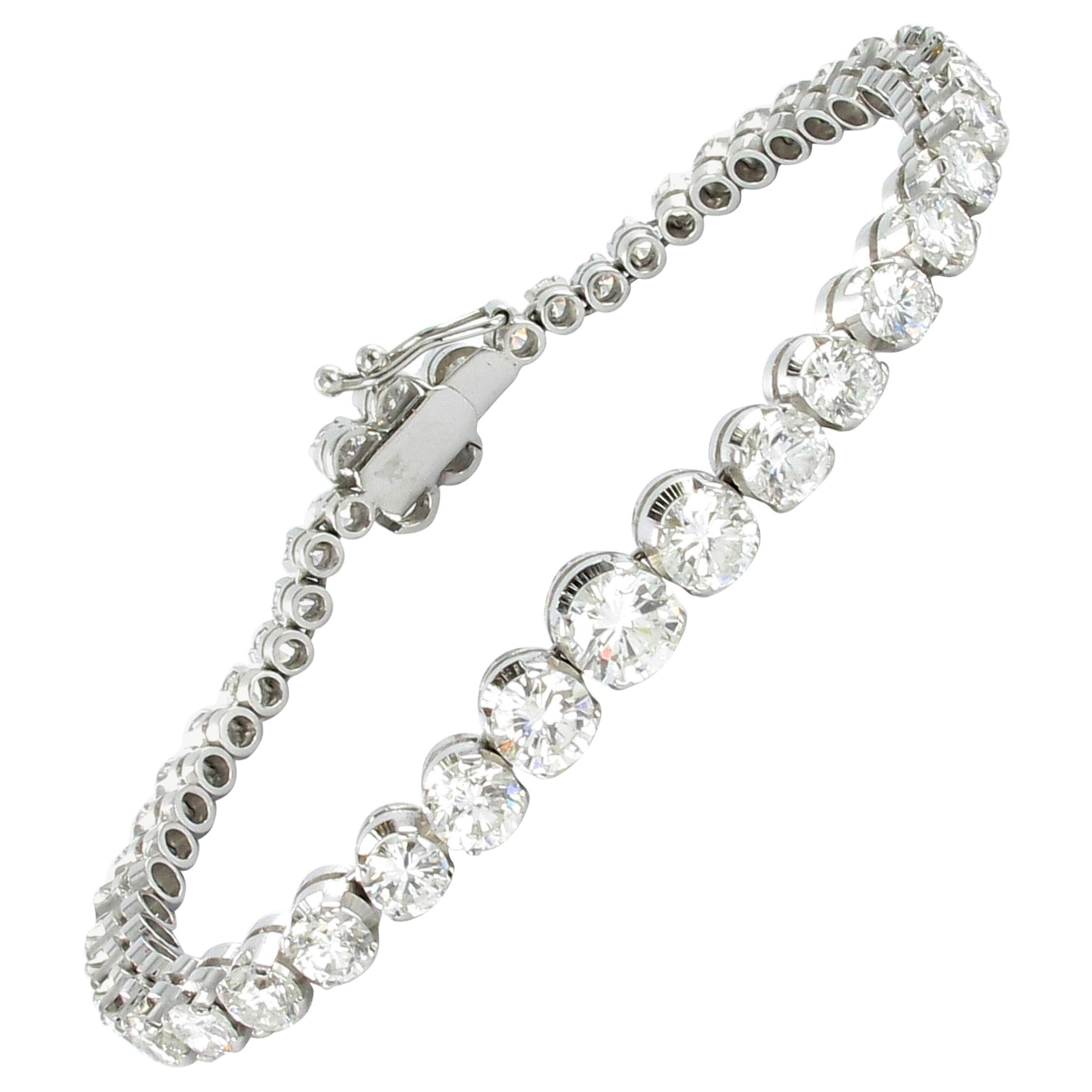 9.00 Carat Diamond Tennis Bracelet in 18 Karat White Gold For Sale