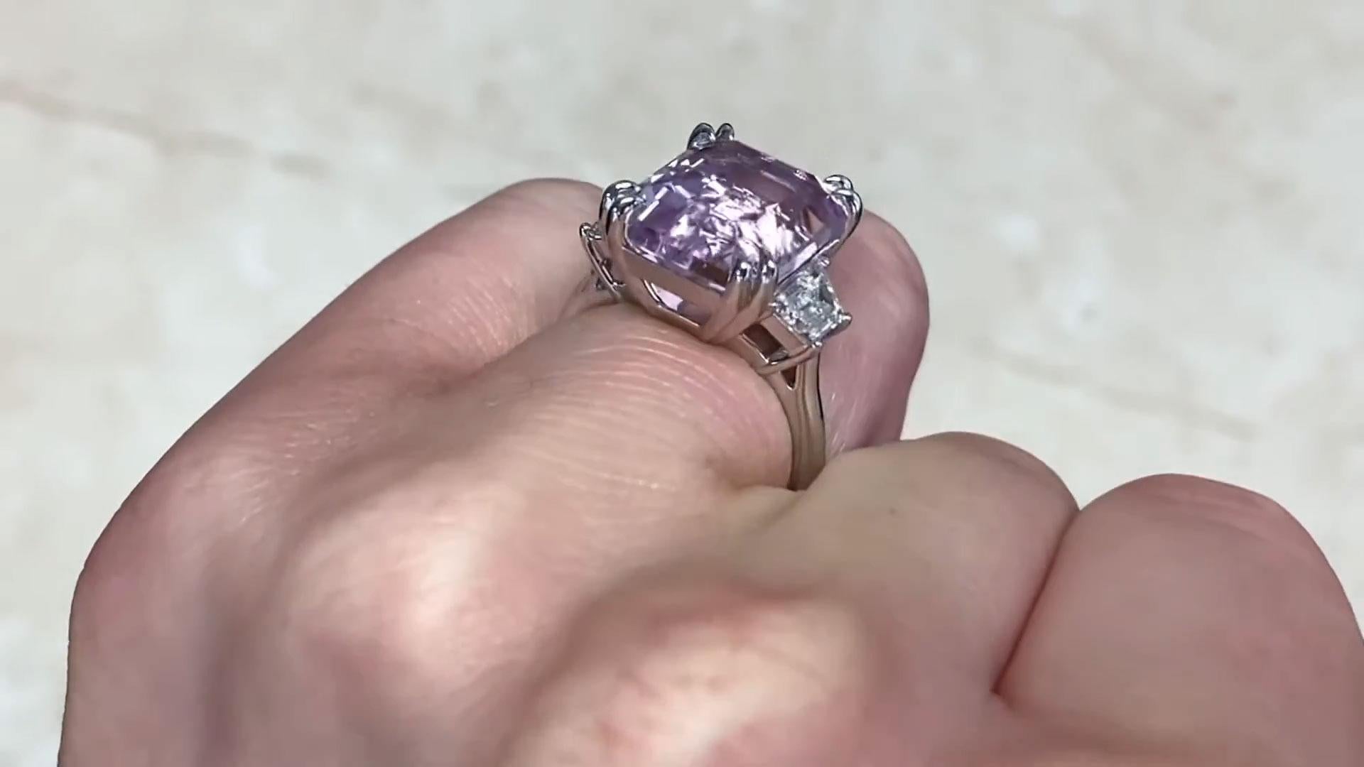 Emerald Cut Kunzite Ring (Approx. 9.00-Carats), Platinum In Excellent Condition For Sale In New York, NY