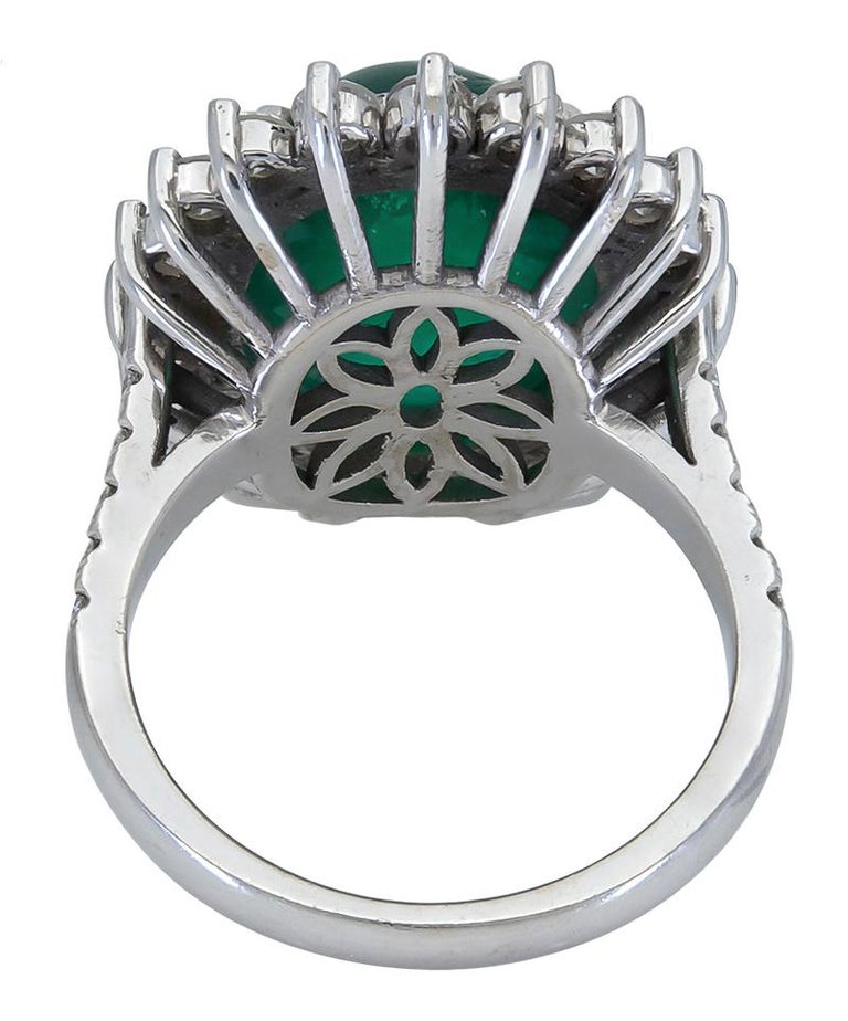 9.00 Carat Oval Cabochon Emerald and Diamond Flower Halo Cocktail Ring In Good Condition For Sale In New York, NY
