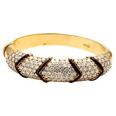 9.00 Carat Round Brilliant Diamond 18 Karat Yellow Gold Bangle Bracelet