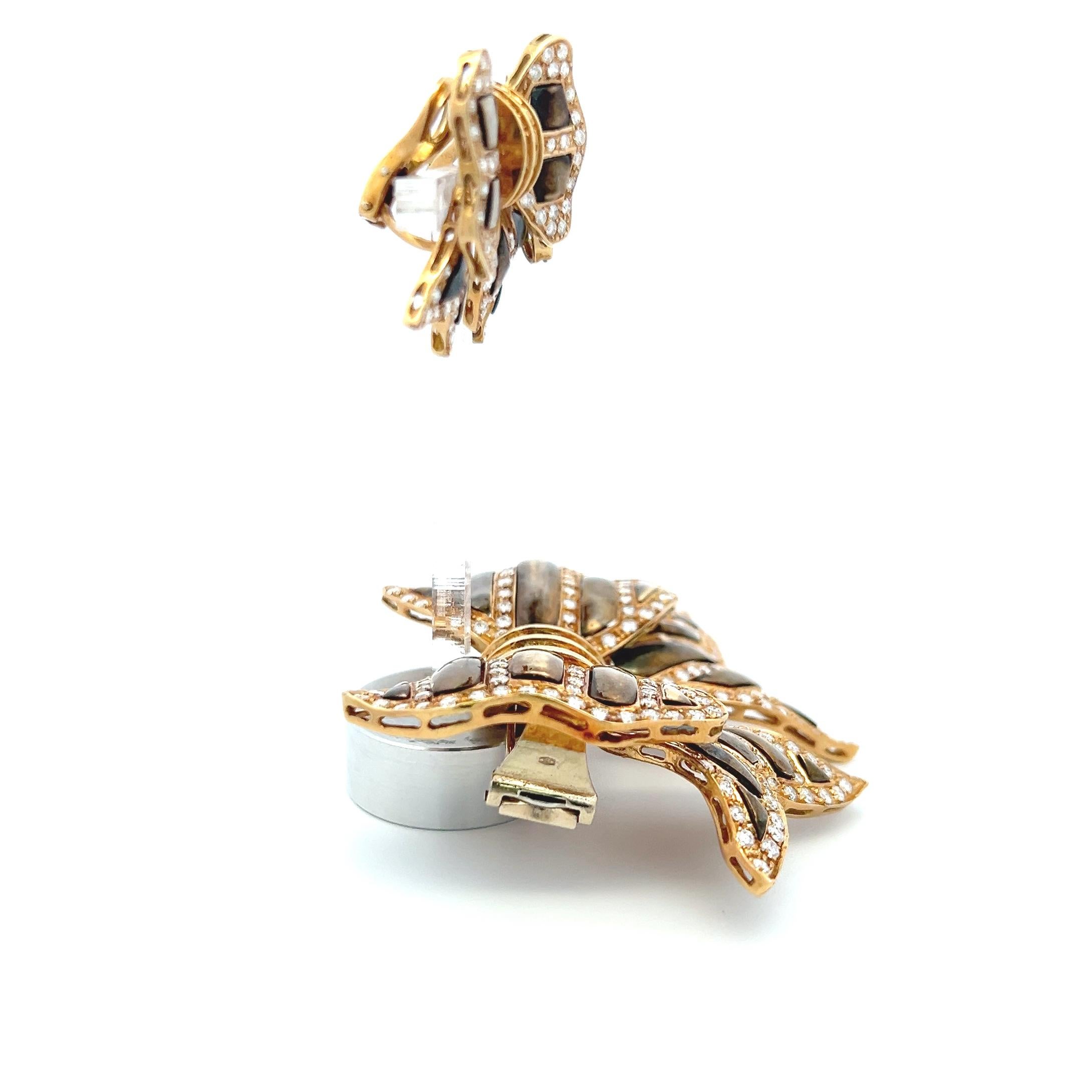 Titre :
Boucles d'oreilles à clip en or jaune 18 carats 9.00 carats diamant rond brillant G VS
Le style :
Clip On
Métal :
Or jaune 18 carats
Pierre précieuse 1 :
Diamant 9 carats
Nombre de pierres :
227
Couleur :
G
La clarté :
VS
Forme :
Brillant
