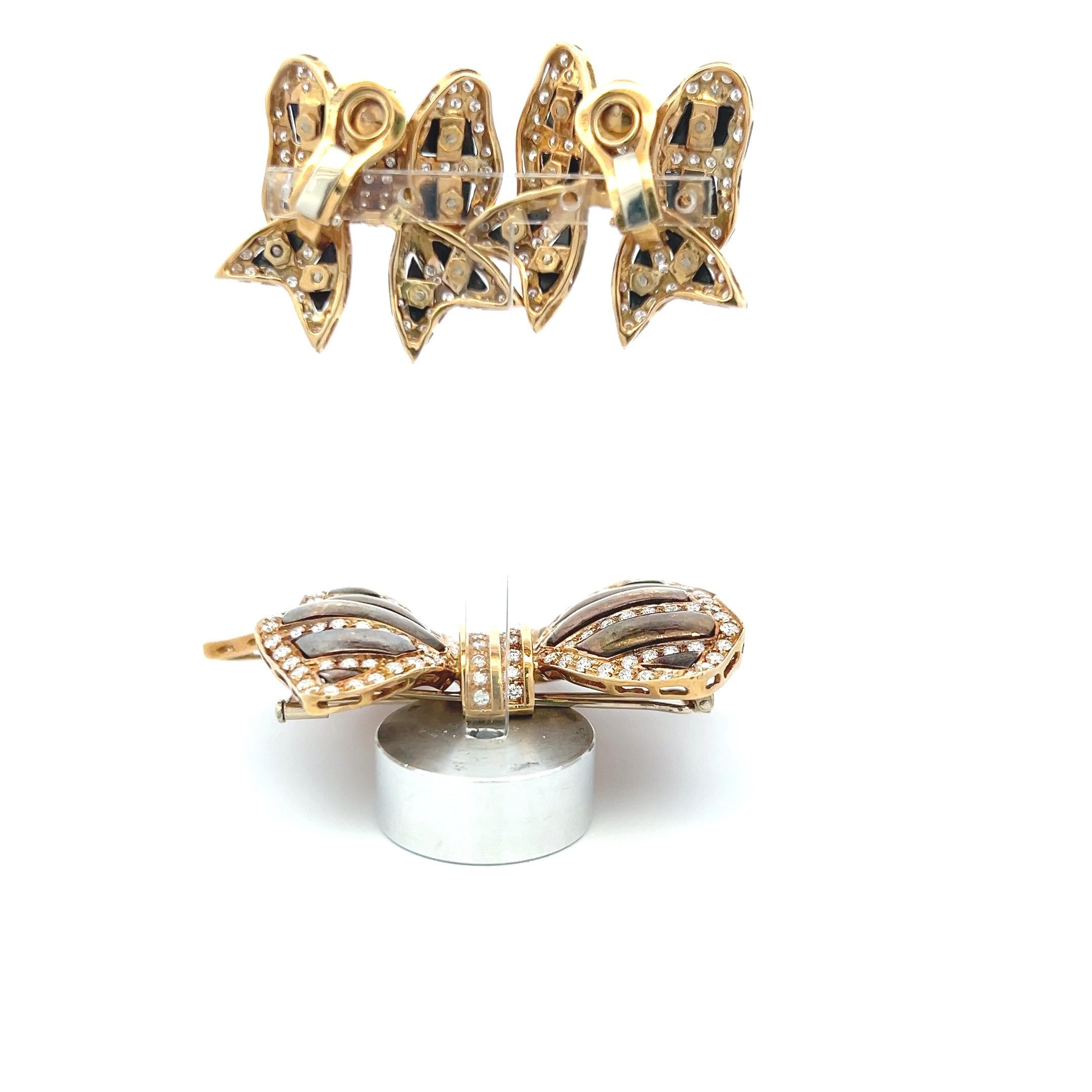 Taille ronde 9.00 Carat Round Brilliant G VS Diamond 18K YG Clip On Earrings and Pin Brooch en vente