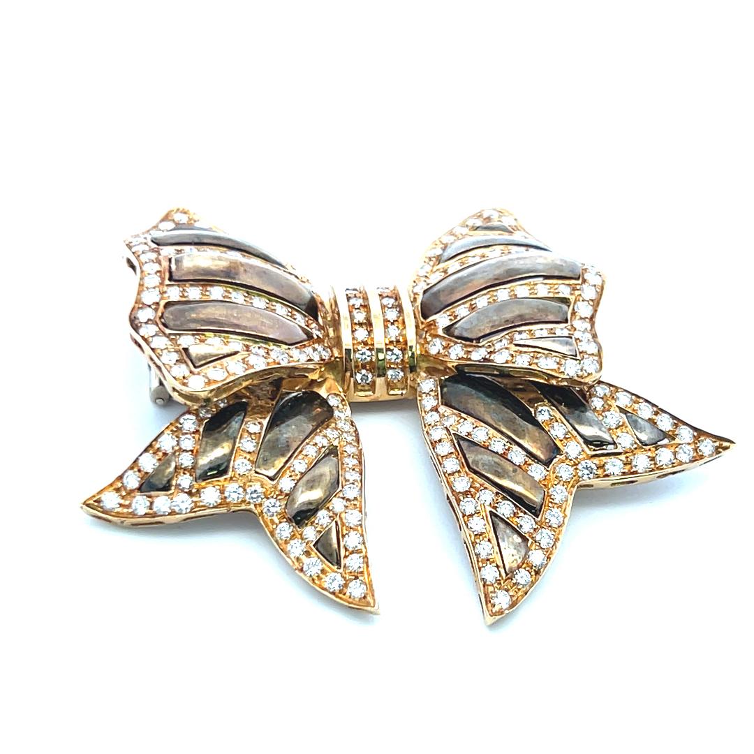 9.00 Carat Round Brilliant G VS Diamond 18K YG Clip On Earrings and Pin Brooch en vente 1