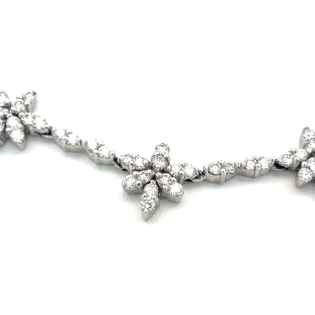 Collier station en or blanc 18 carats avec diamants ronds brillants H VS de 9,00 carats Pour femmes en vente