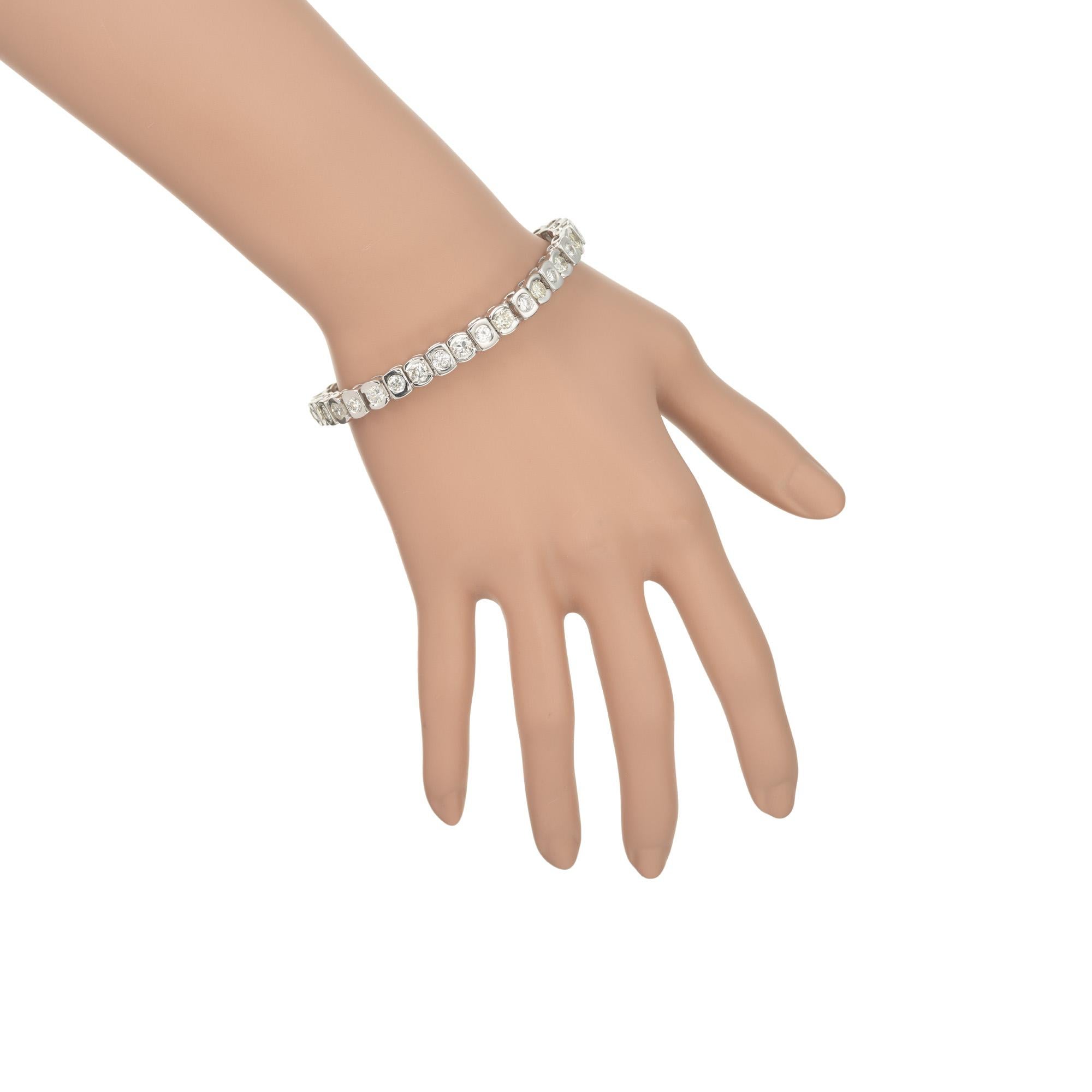 Women's 9.00 Carat Round Diamond Hinged White Gold Bracelet For Sale