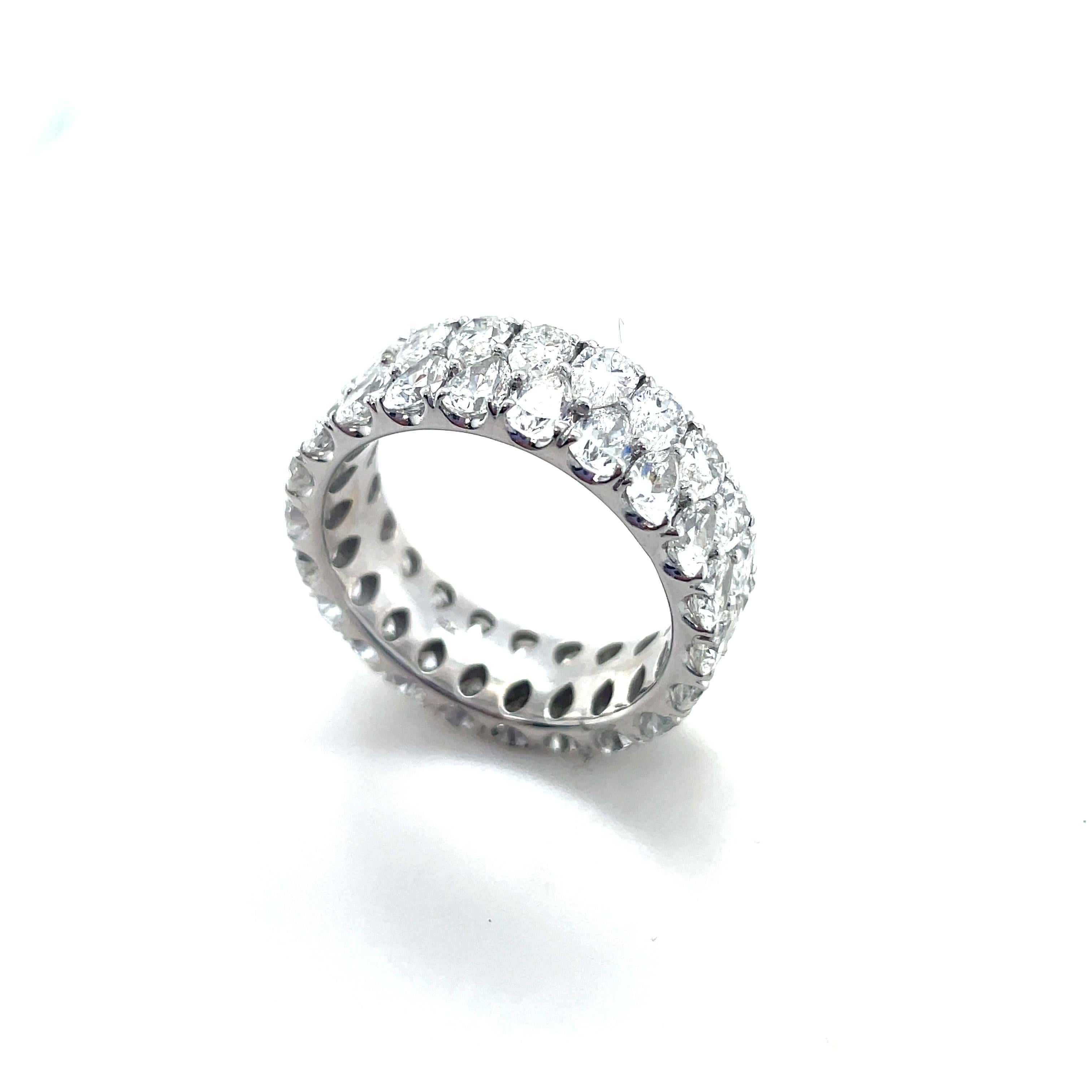 Contemporary 9.00 Carats Diamond Eternity Band For Sale
