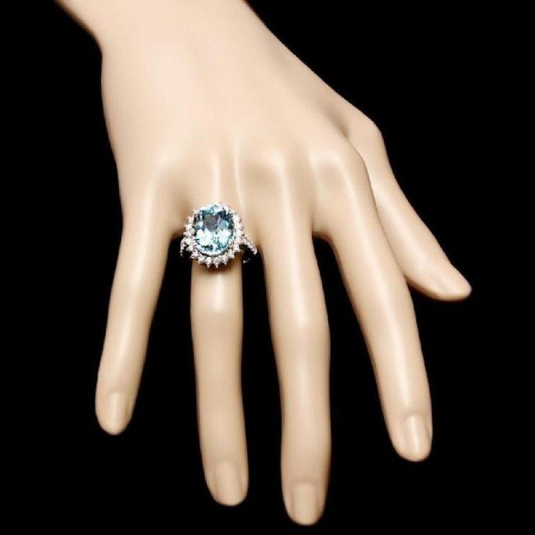 Rose Cut 9.00 Carat Impressive Natural Aquamarine and Diamond 14 Karat Solid Gold Ring For Sale