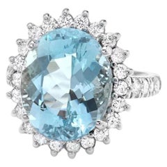 9.00 Carat Impressive Natural Aquamarine and Diamond 14 Karat Solid Gold Ring