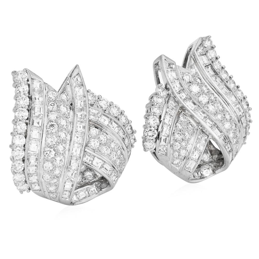 Round Cut  9.00 Carats Natural  Diamond 18K Gold Ribbon Fold Statement Earrings For Sale