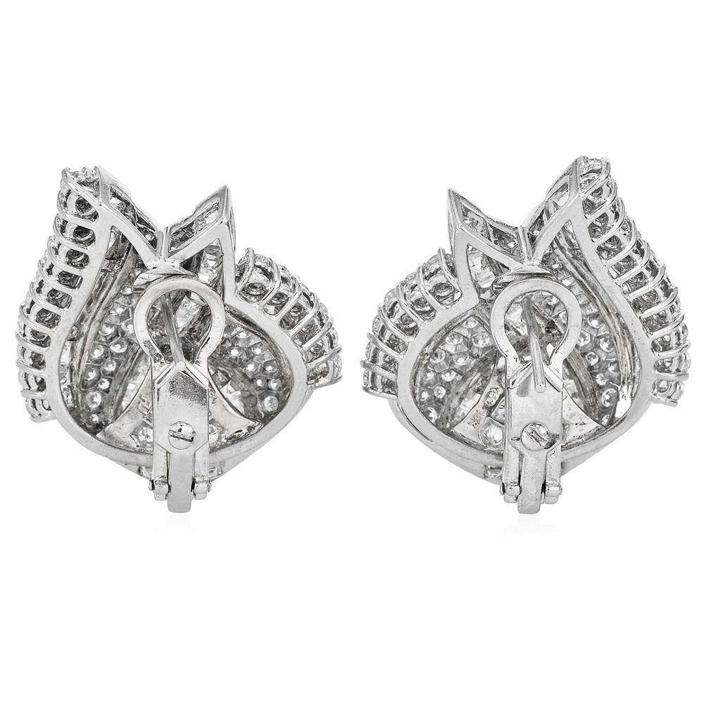  9,00 carats naturel  Boucles d'oreilles en or 18K avec rubans et diamants Foldes Excellent état - En vente à Miami, FL